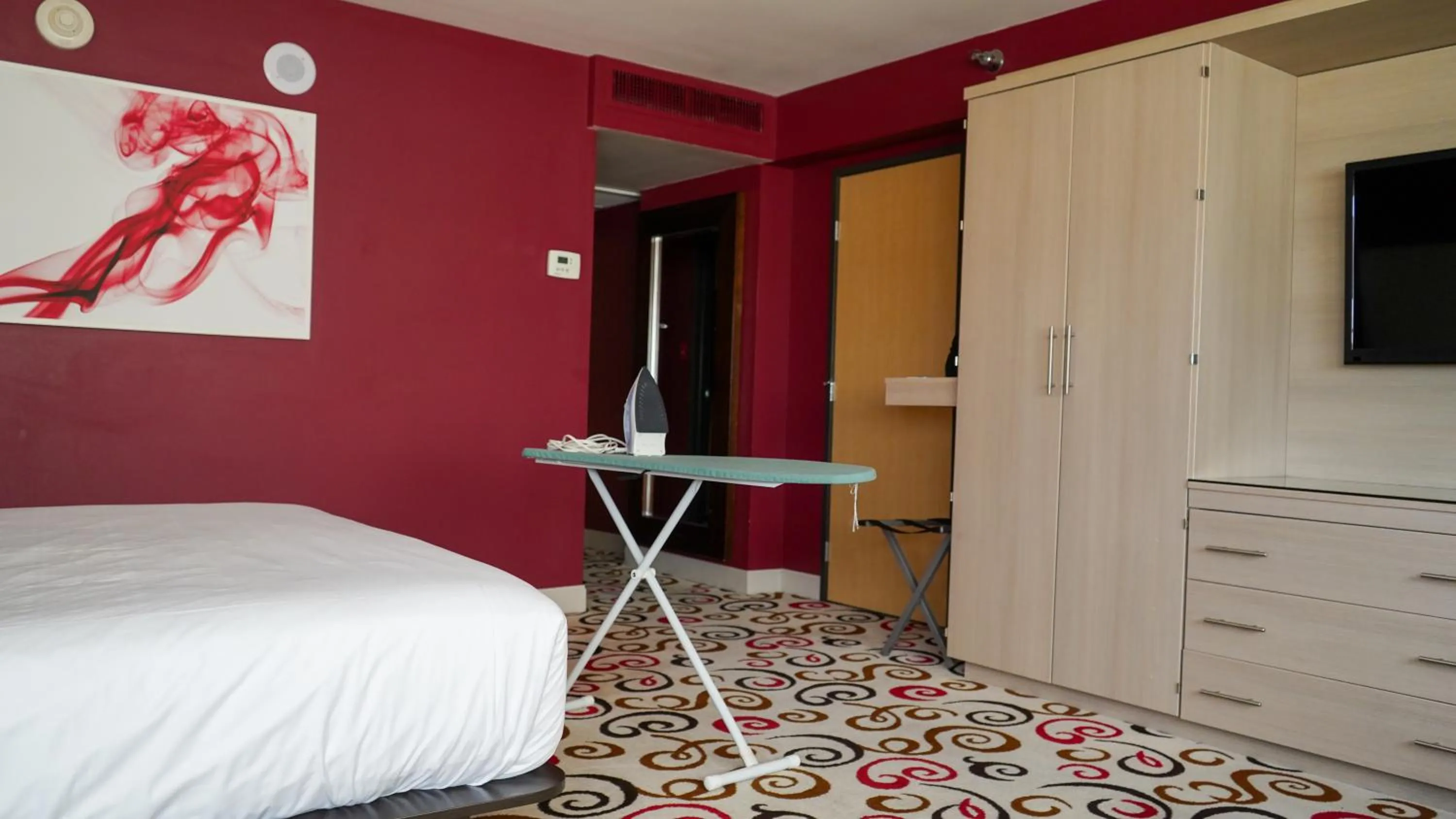 flat iron, Bed in Downtown Grand Hotel & Casino