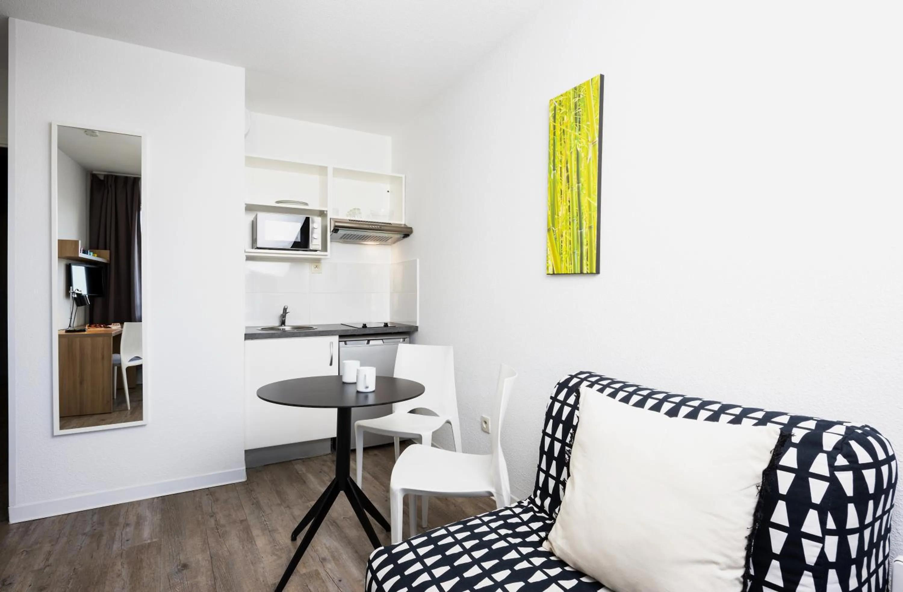 Seating area in Ténéo Apparthotel Talence - Centre