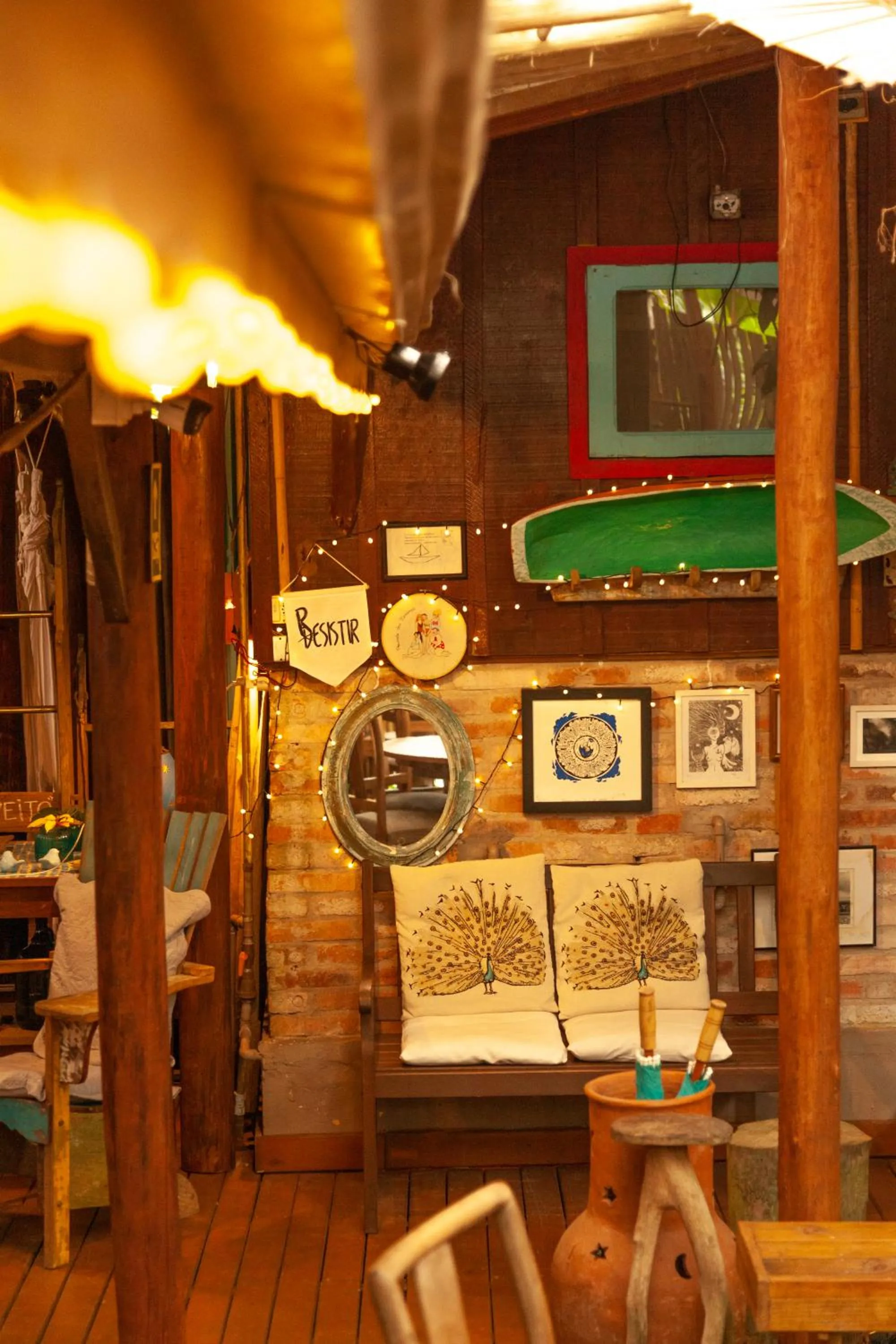 Communal lounge/ TV room in Pousada das Meninas