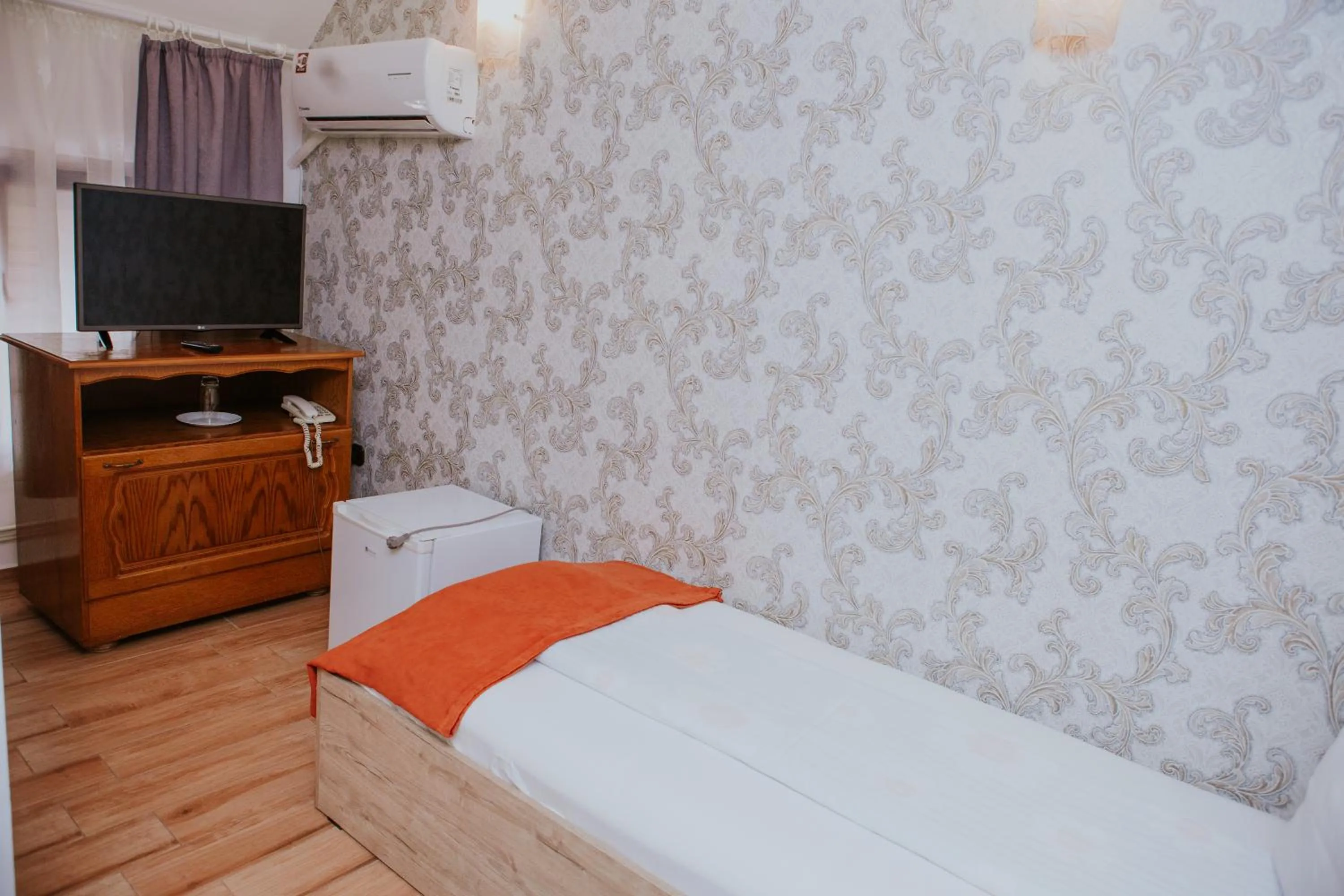 Bed in Hotel-Restaurant Milenium