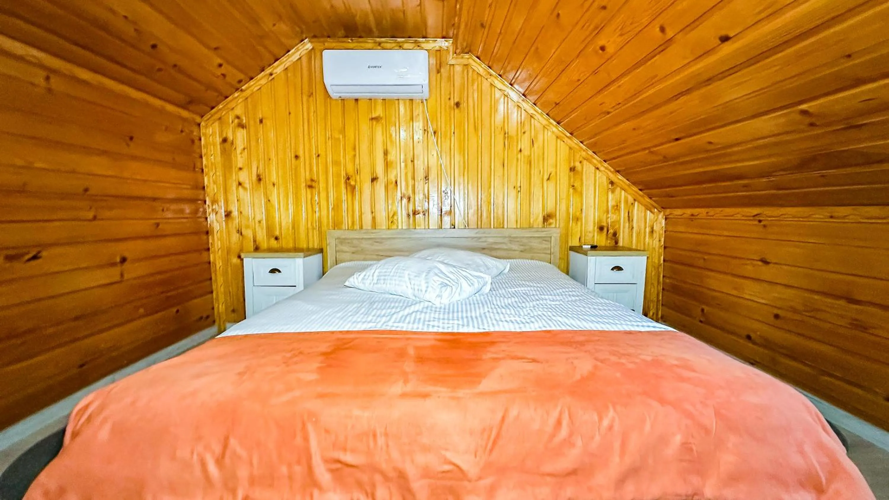 Bed in Hotel-Restaurant Milenium