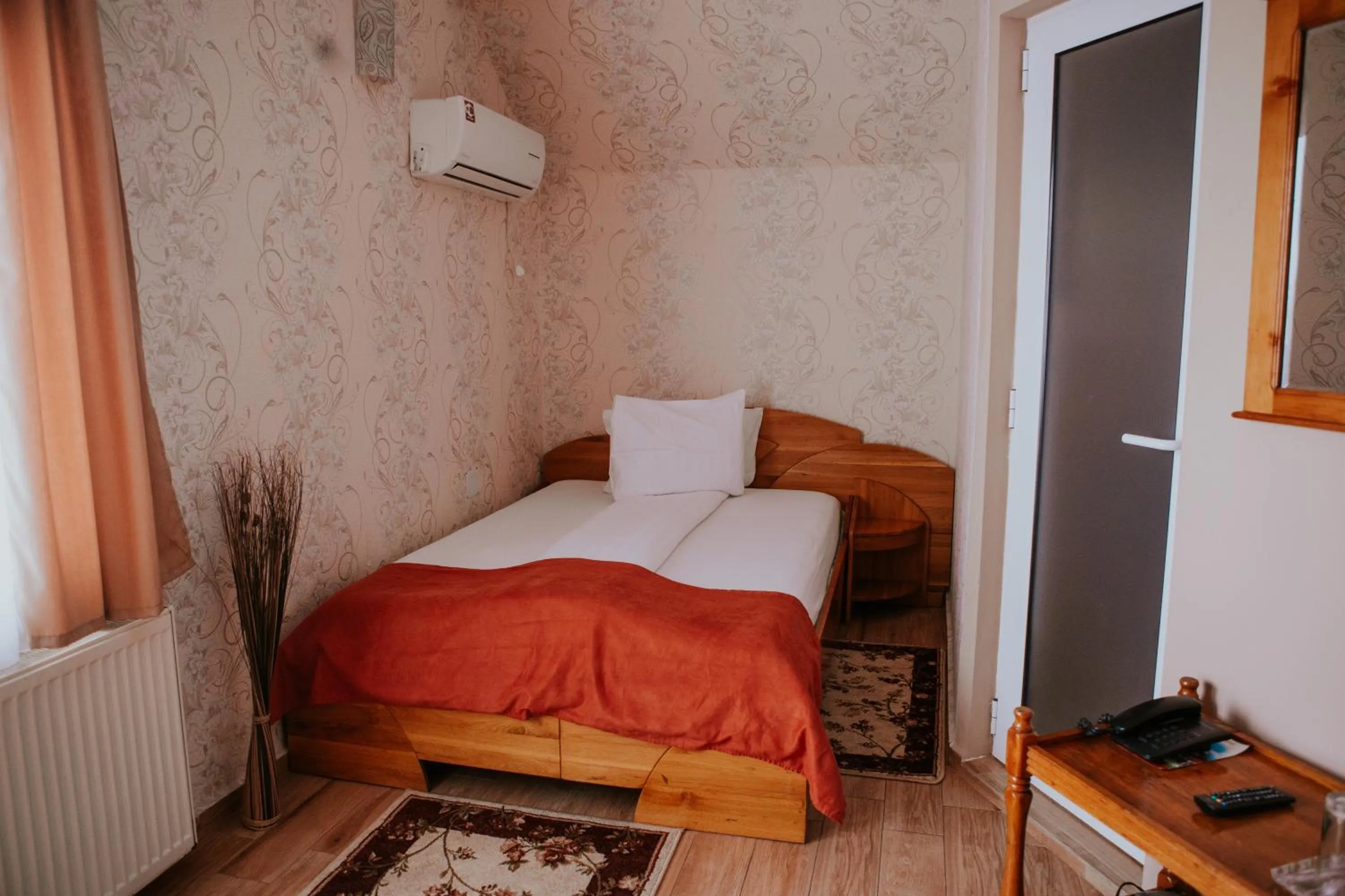 Bed in Hotel-Restaurant Milenium