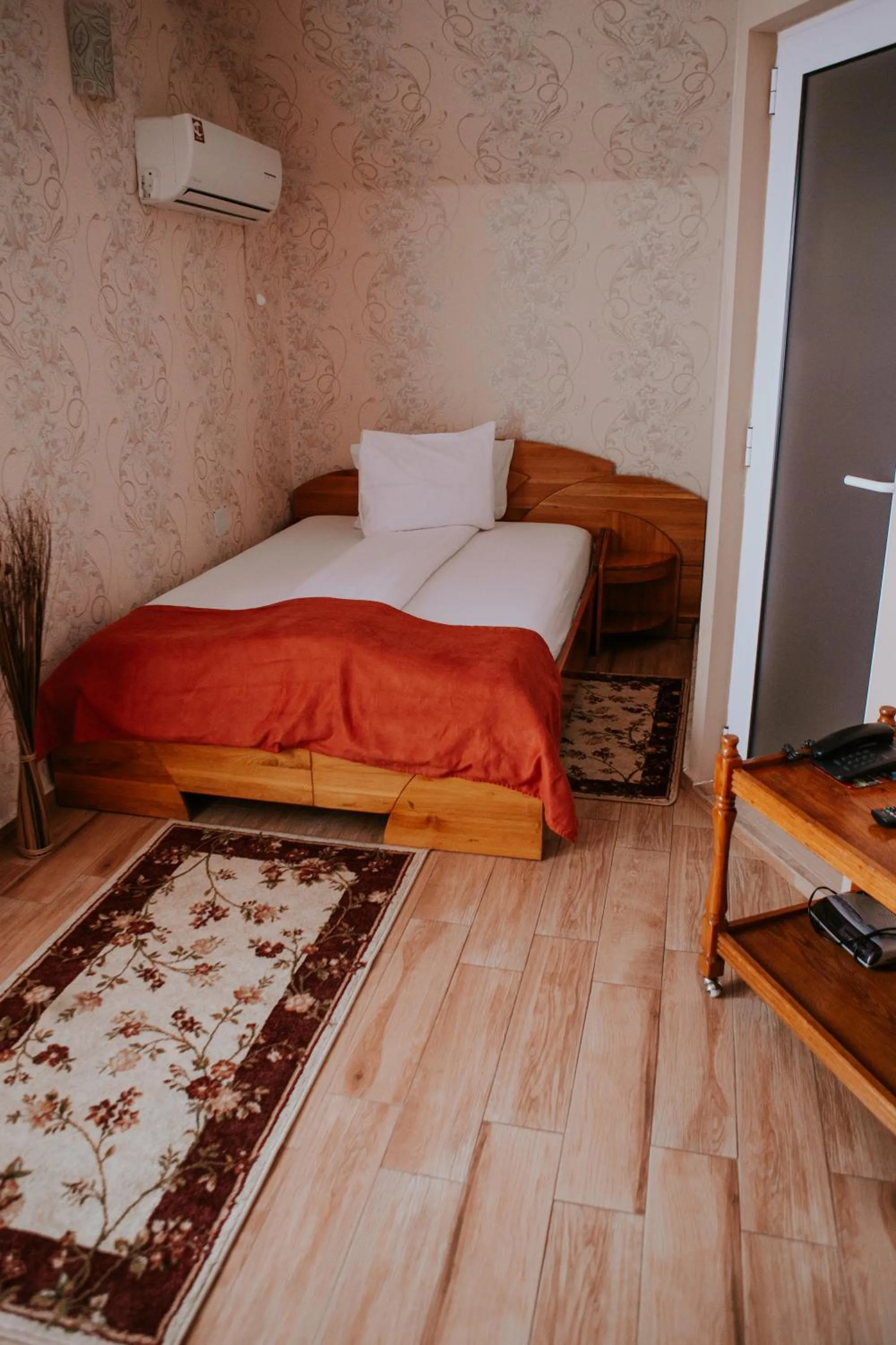 Bed in Hotel-Restaurant Milenium