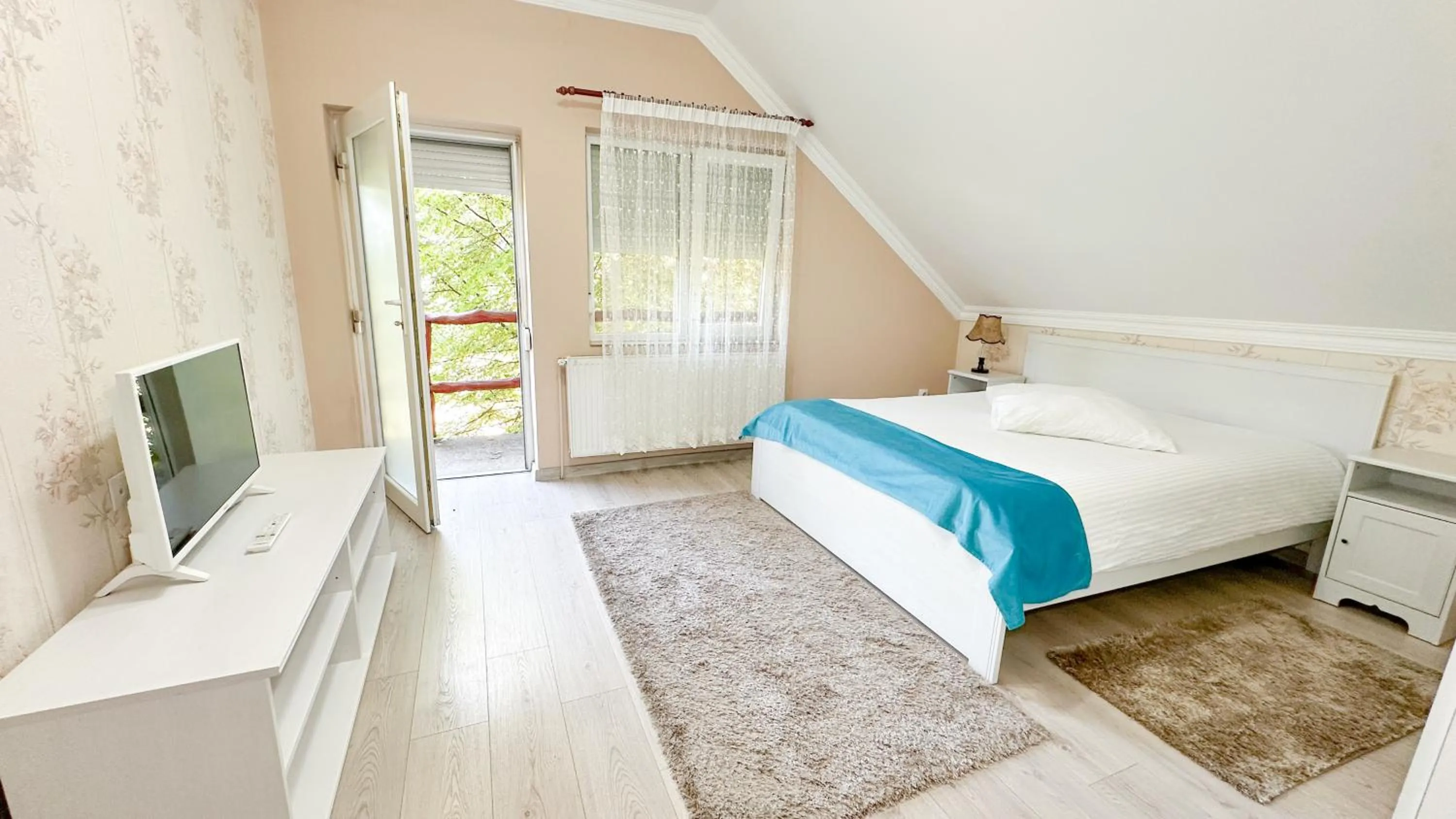 Bed in Hotel-Restaurant Milenium