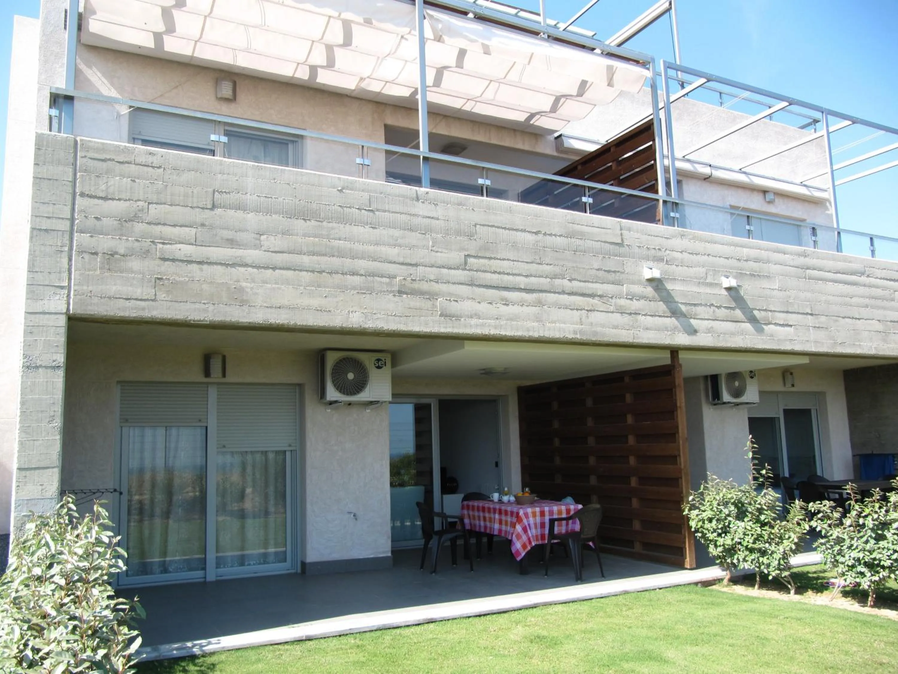 Patio in Life Apartments El Rompido