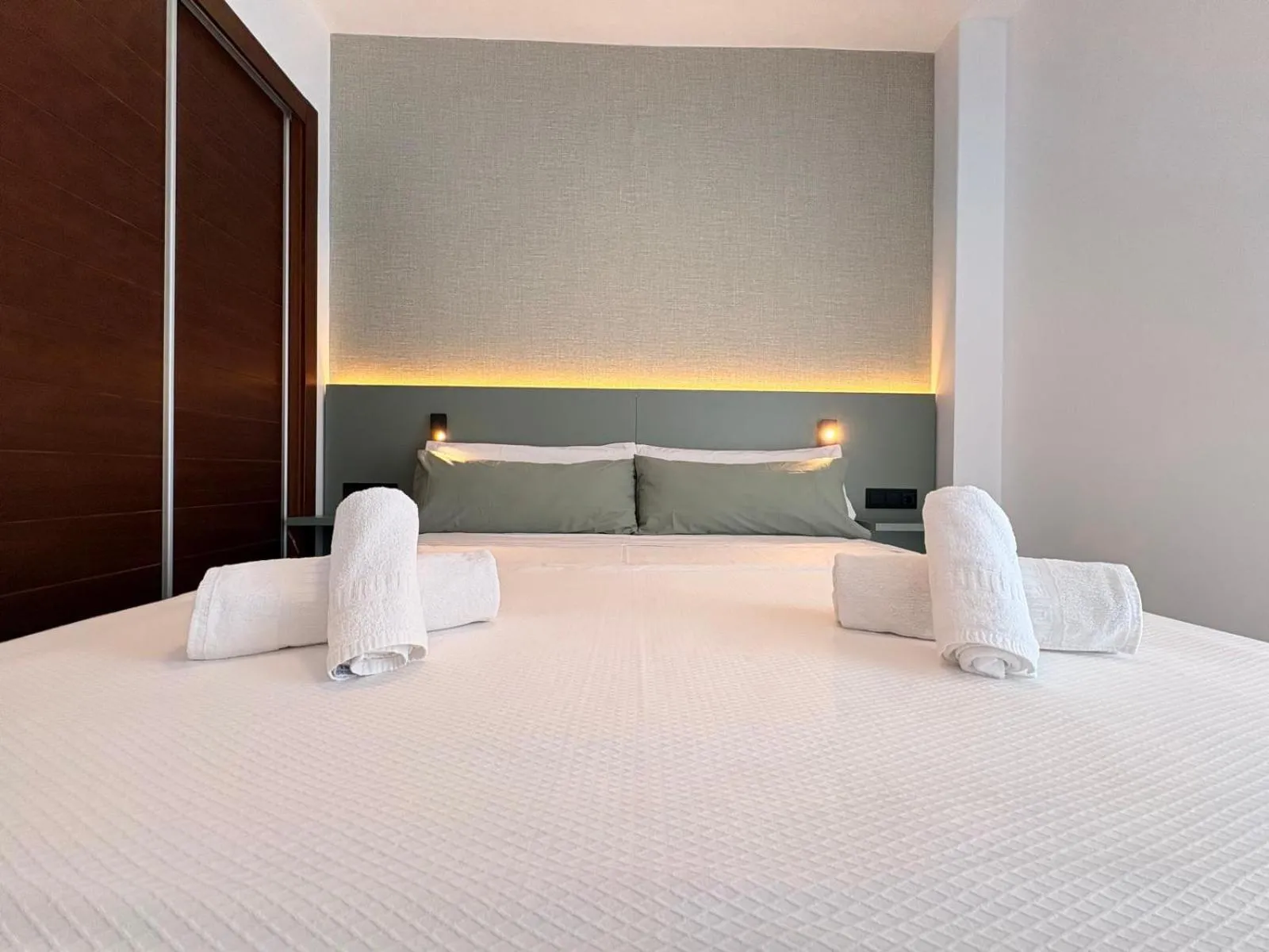 Bedroom, Bed in Life Apartments El Rompido
