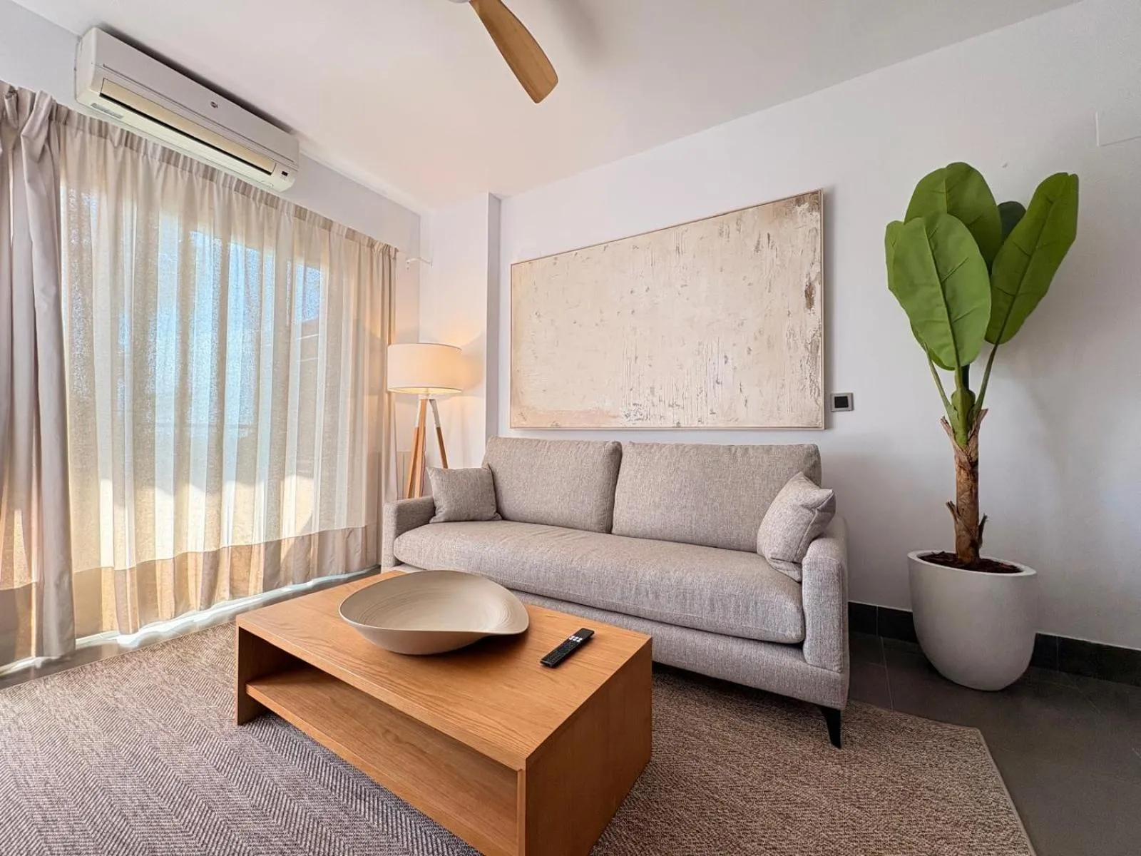 Communal lounge/ TV room in Life Apartments El Rompido
