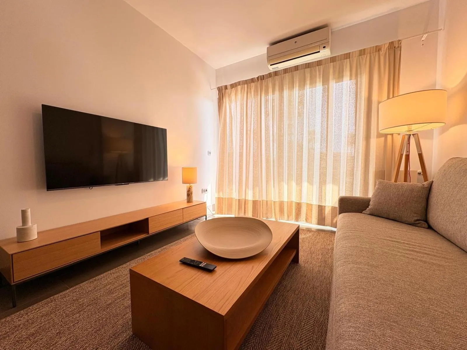 Communal lounge/ TV room in Life Apartments El Rompido