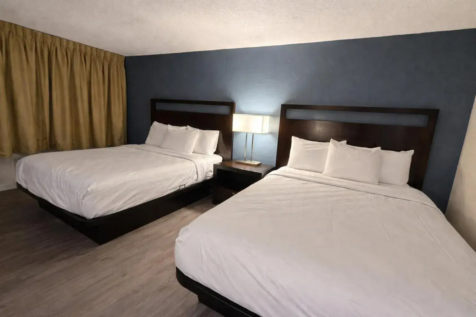 Bedroom, Bed in Express Inn & Suites Bedroom, Bed in Express Inn & Suites