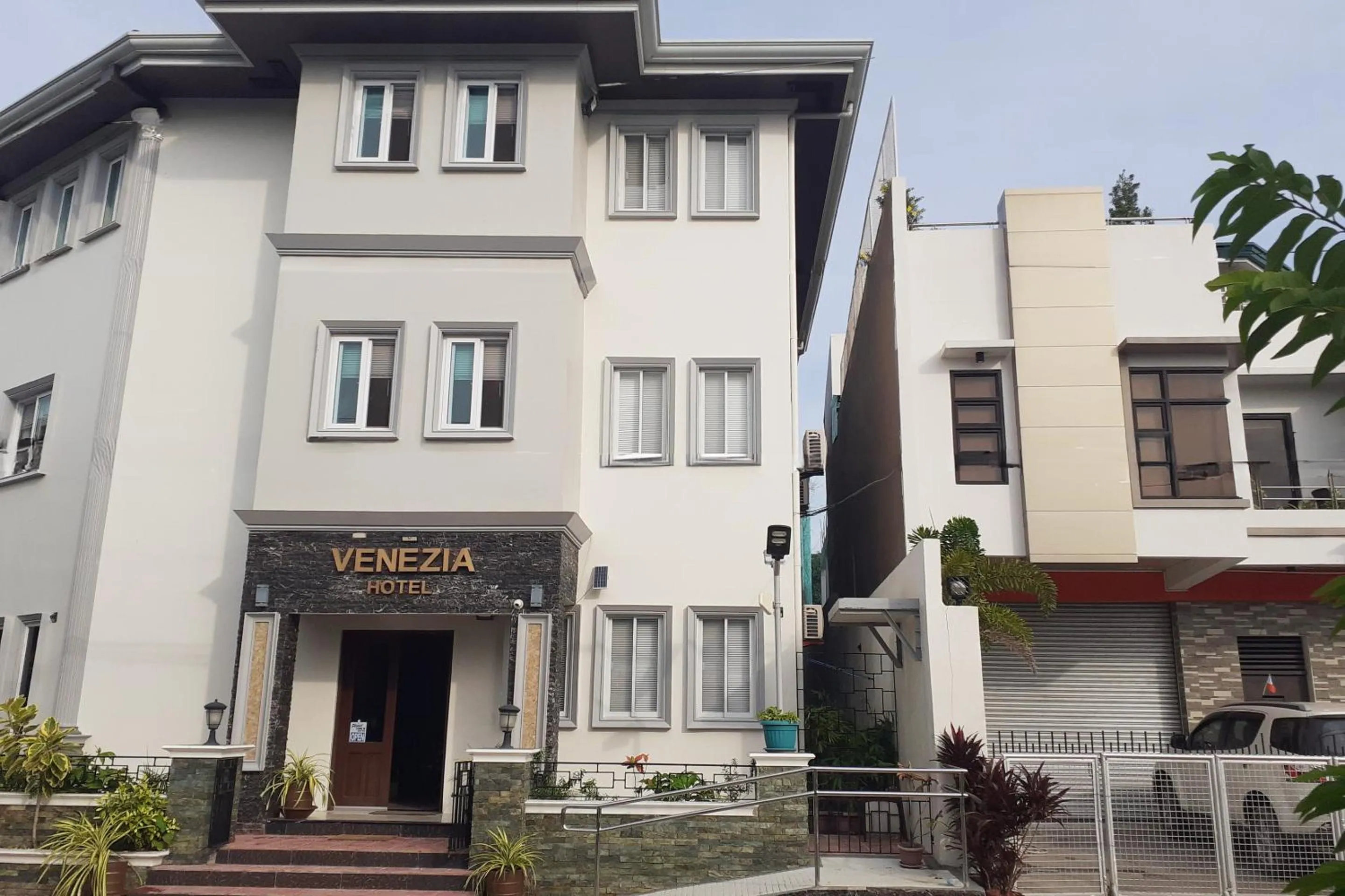 Property building in Venezia Suites Hotel Iloilo