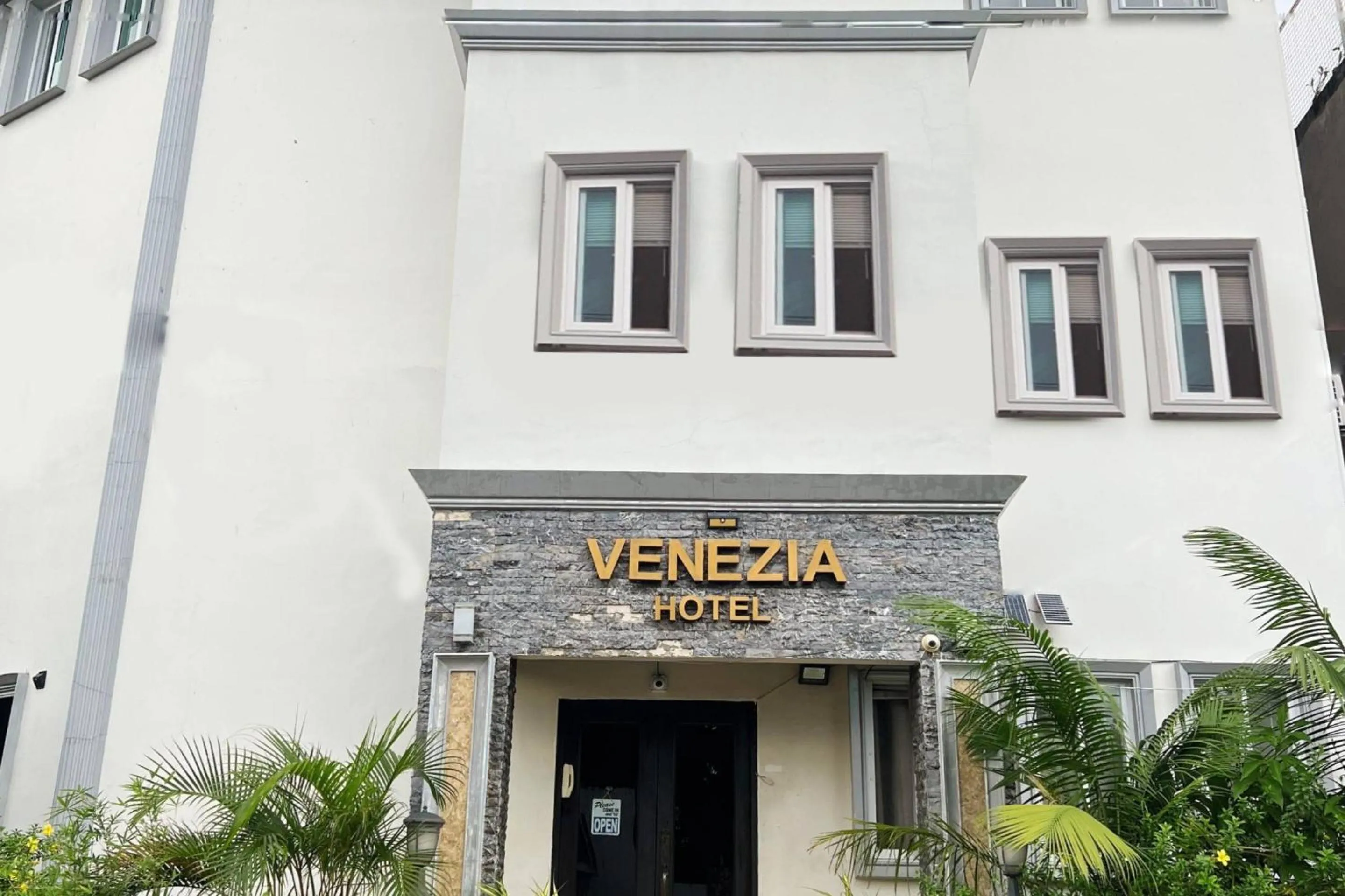 Property building in Venezia Suites Hotel Iloilo