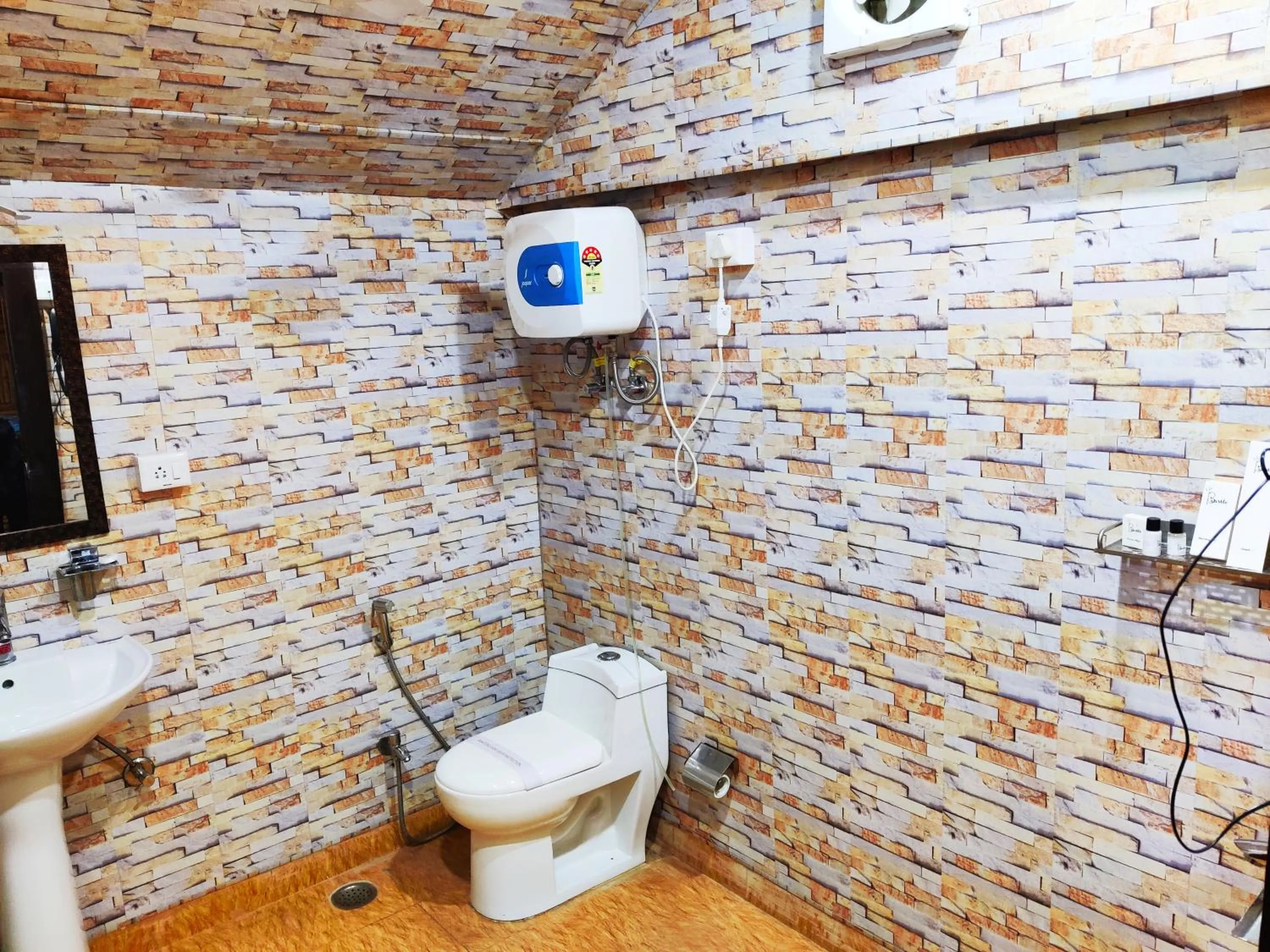 Bathroom in Hotel Bamboo Castle