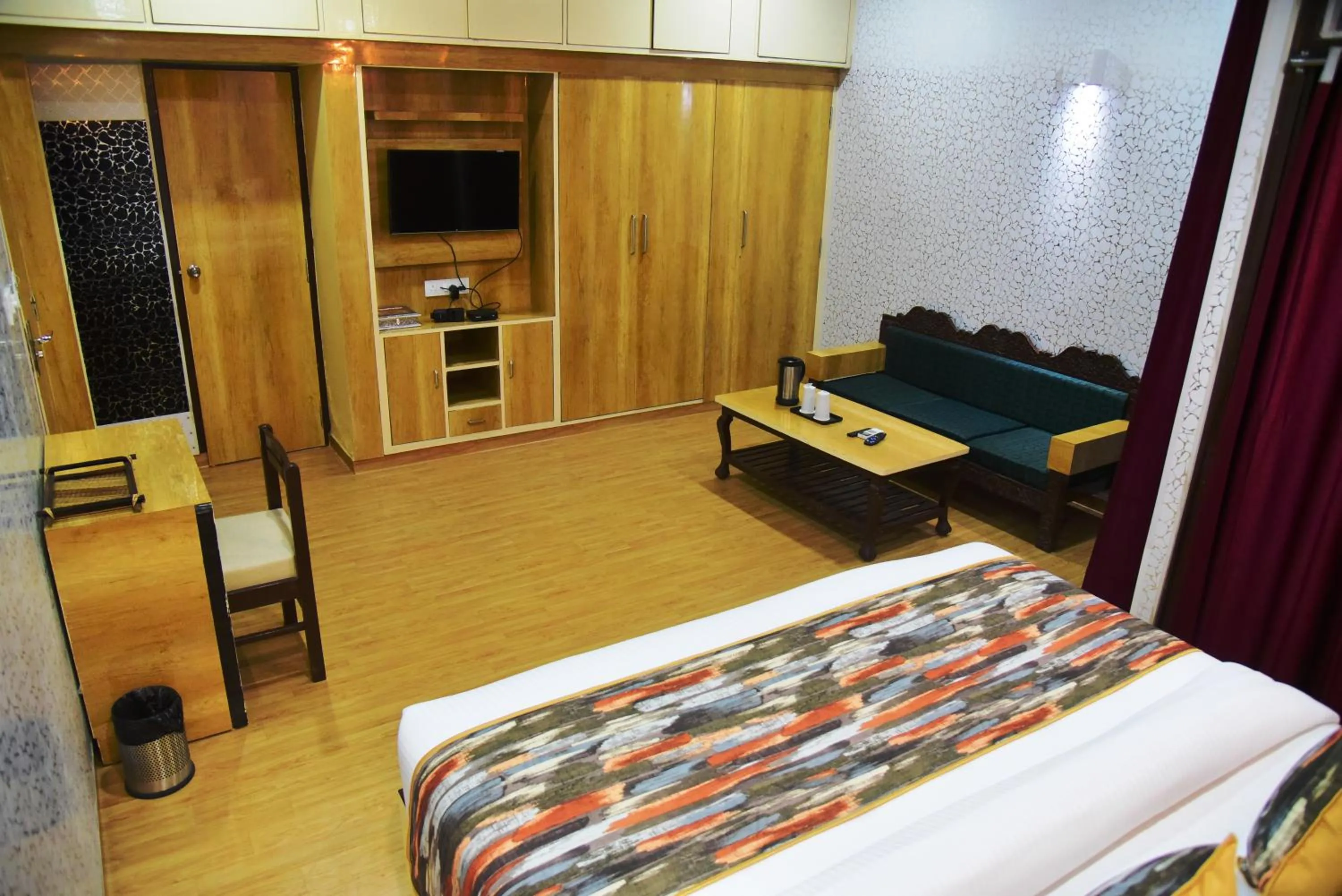 Photo of the whole room in Hotel Bamboo Castle