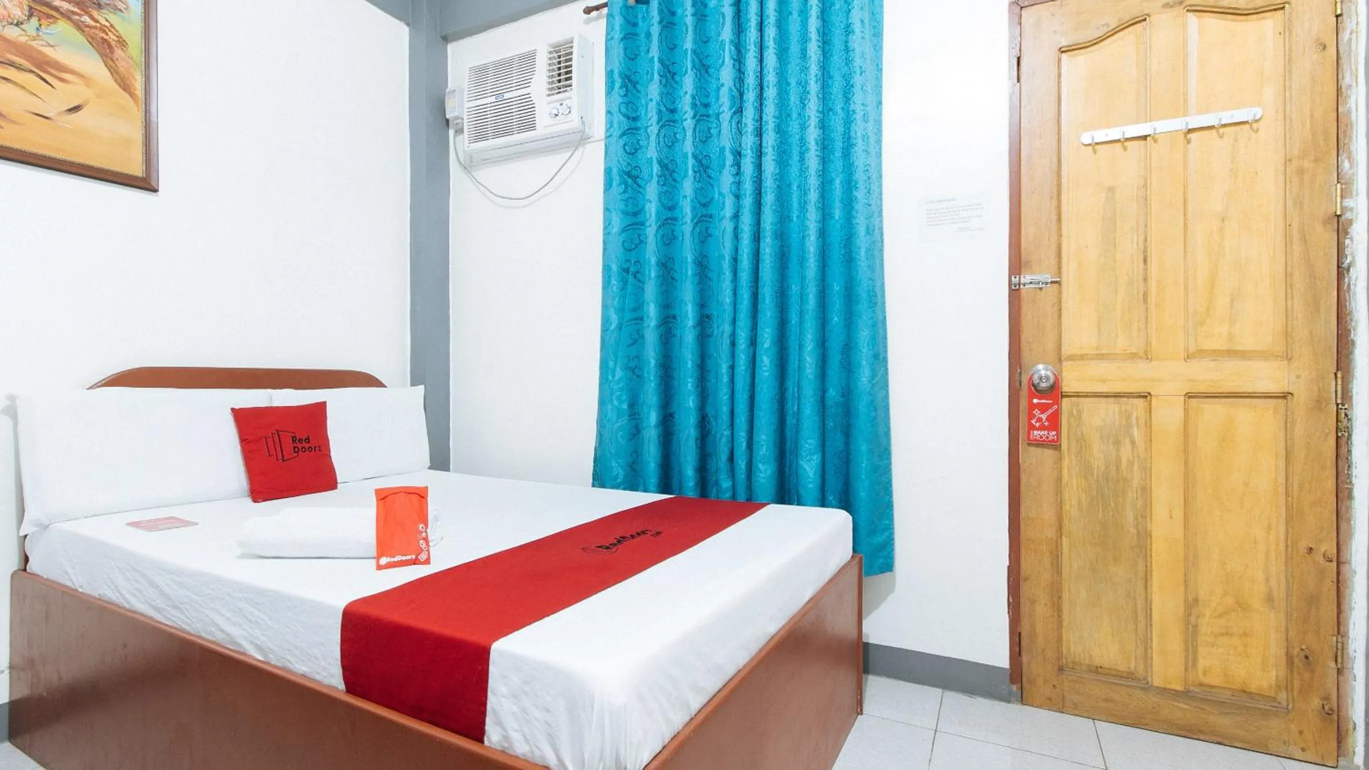 Bed in RedDoorz at A&F C5 Pinagsama Taguig