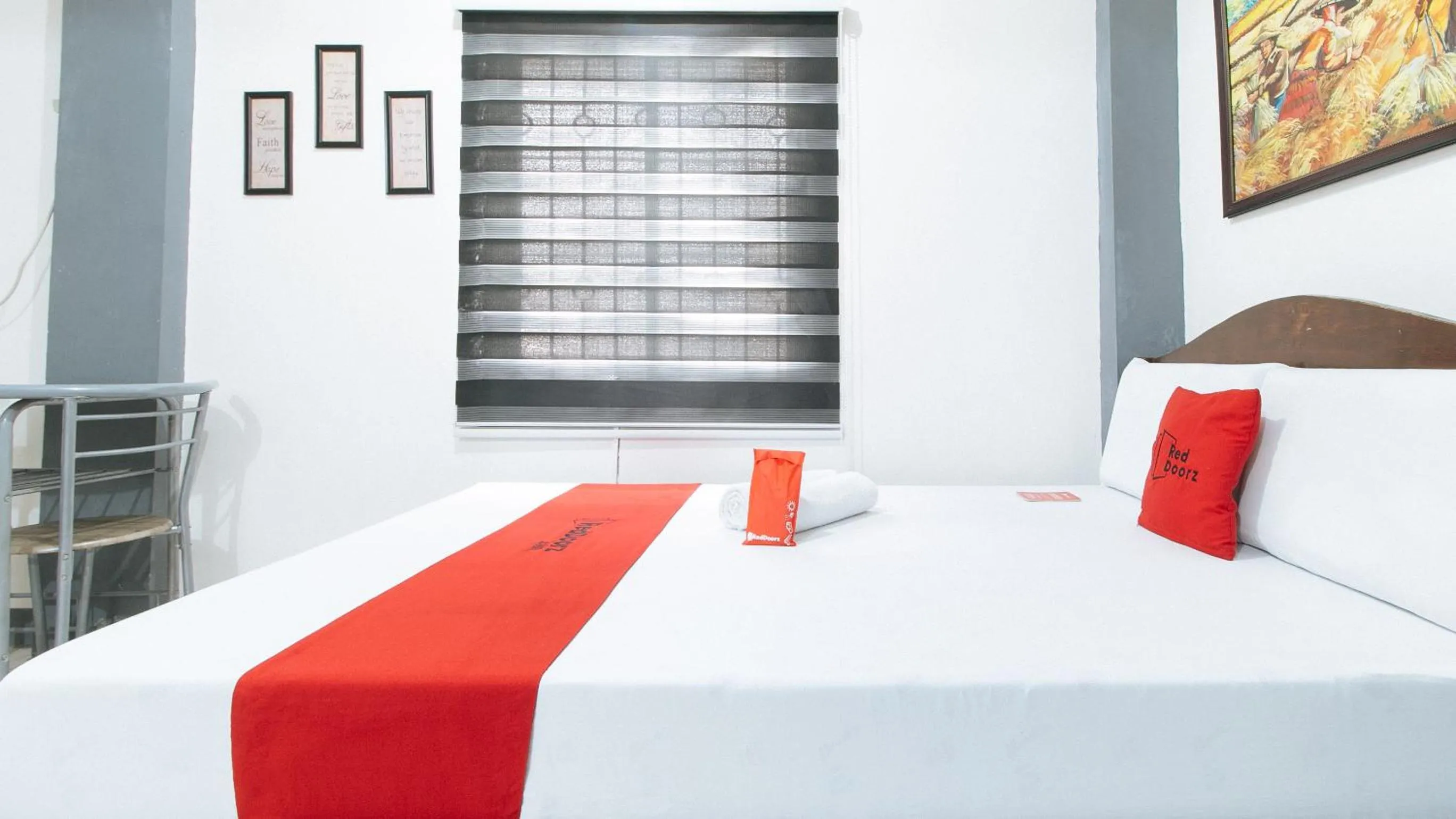 Bed in RedDoorz at A&F C5 Pinagsama Taguig