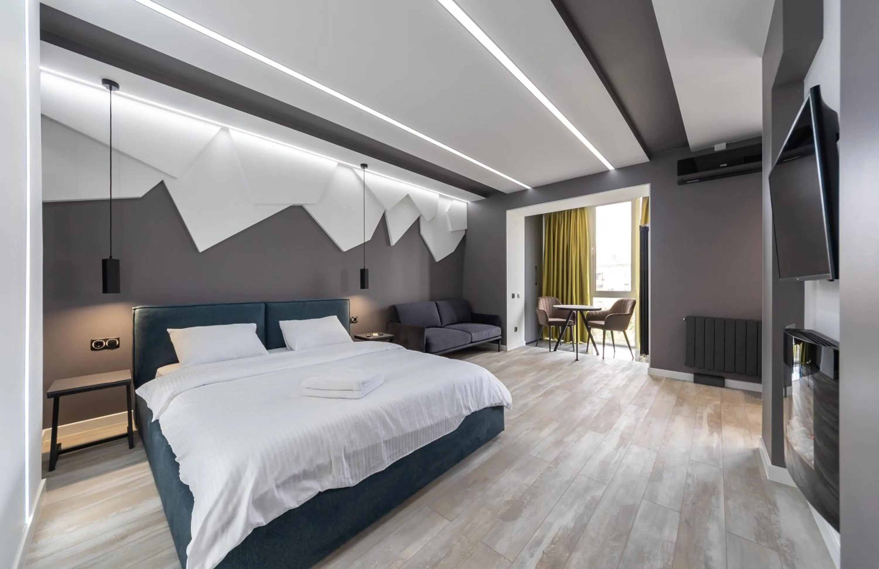 King Suite with Spa Bath in Luxrent Apartments on Lesi Ukrainki - Kiev