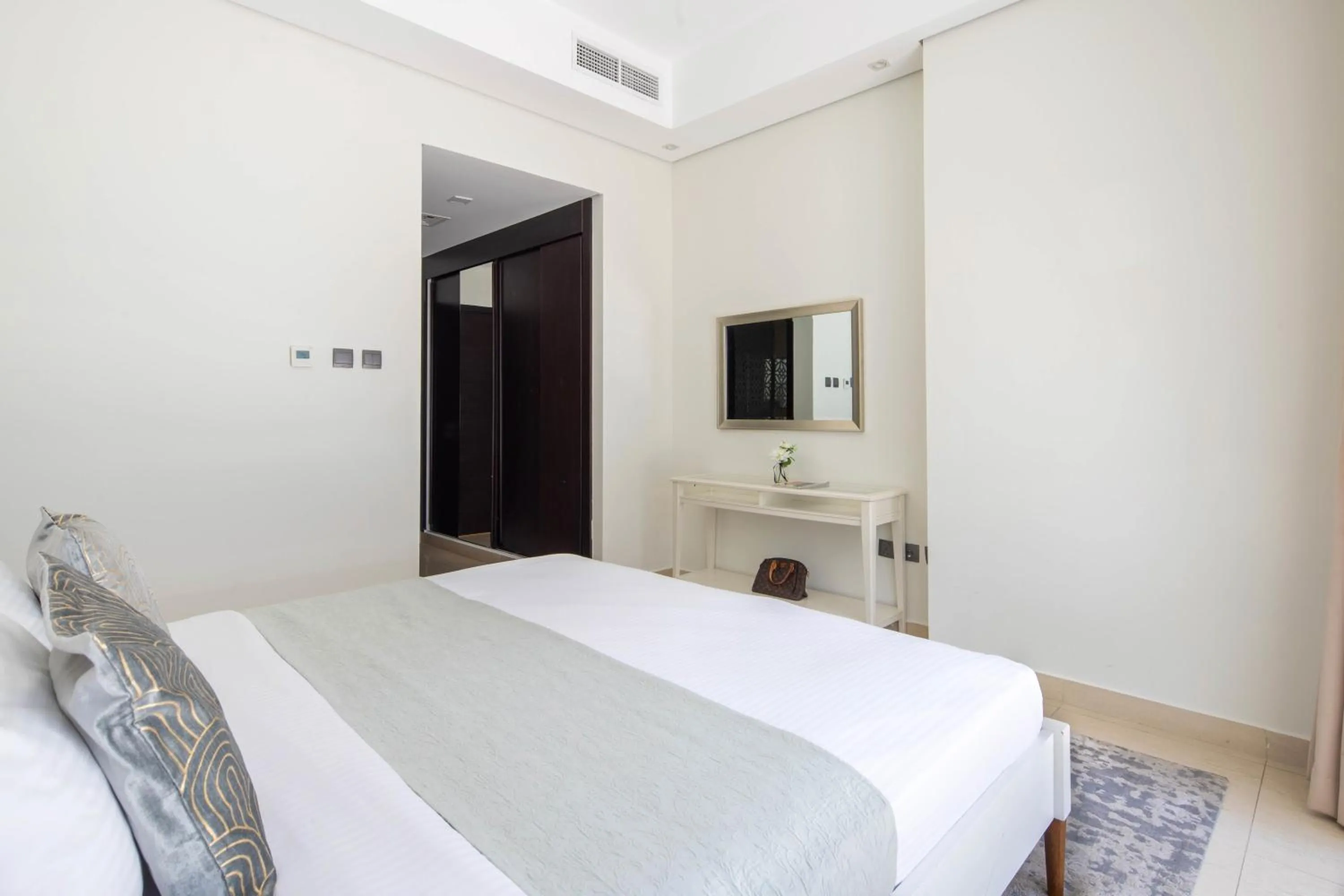 Bed in Frank Porter - Mon Reve