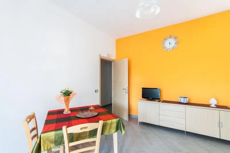 Dining area in B&B "Perla del Sud"