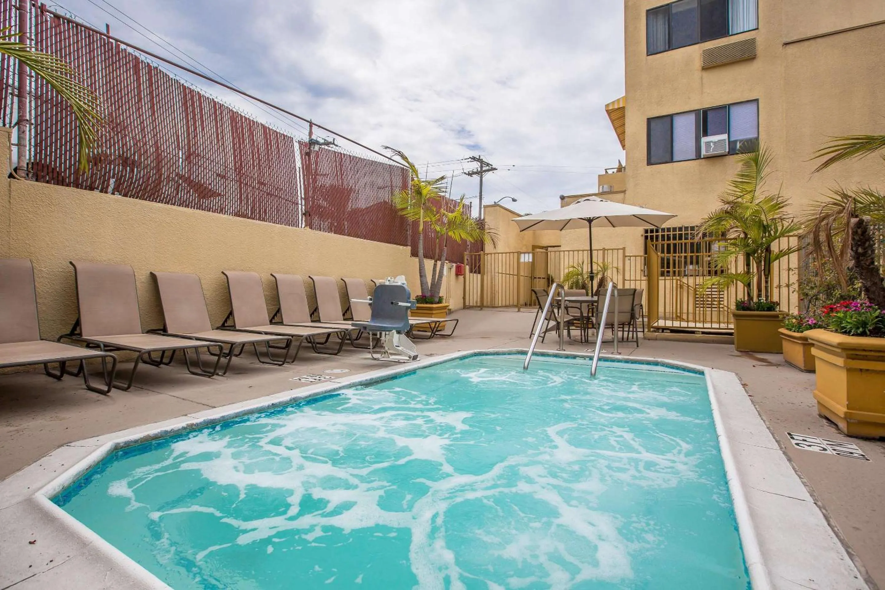Swimming pool in Quality Inn & Suites Hermosa Beach