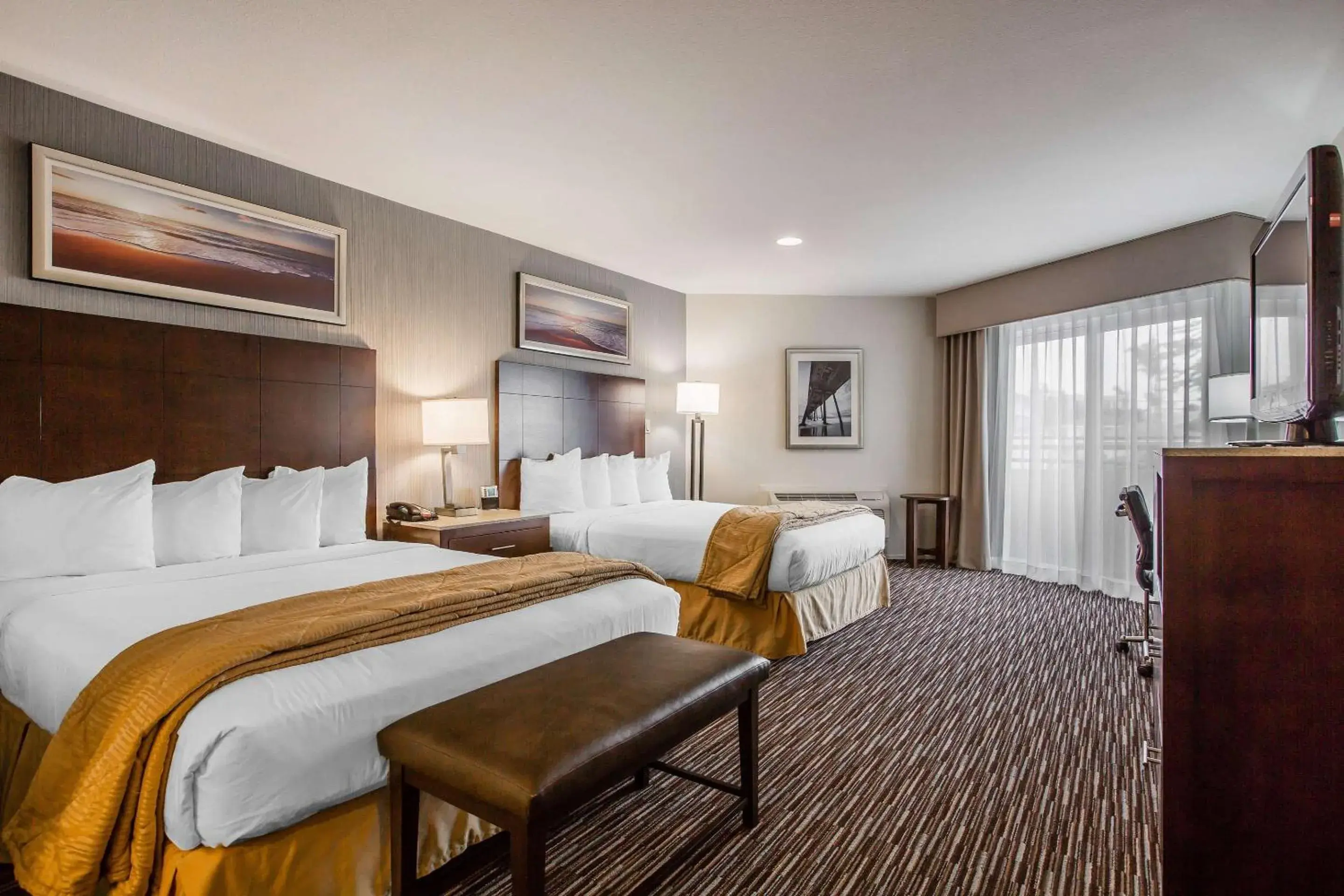 Bedroom, Bed in Quality Inn & Suites Hermosa Beach Bedroom, Bed in Quality Inn & Suites Hermosa Beach