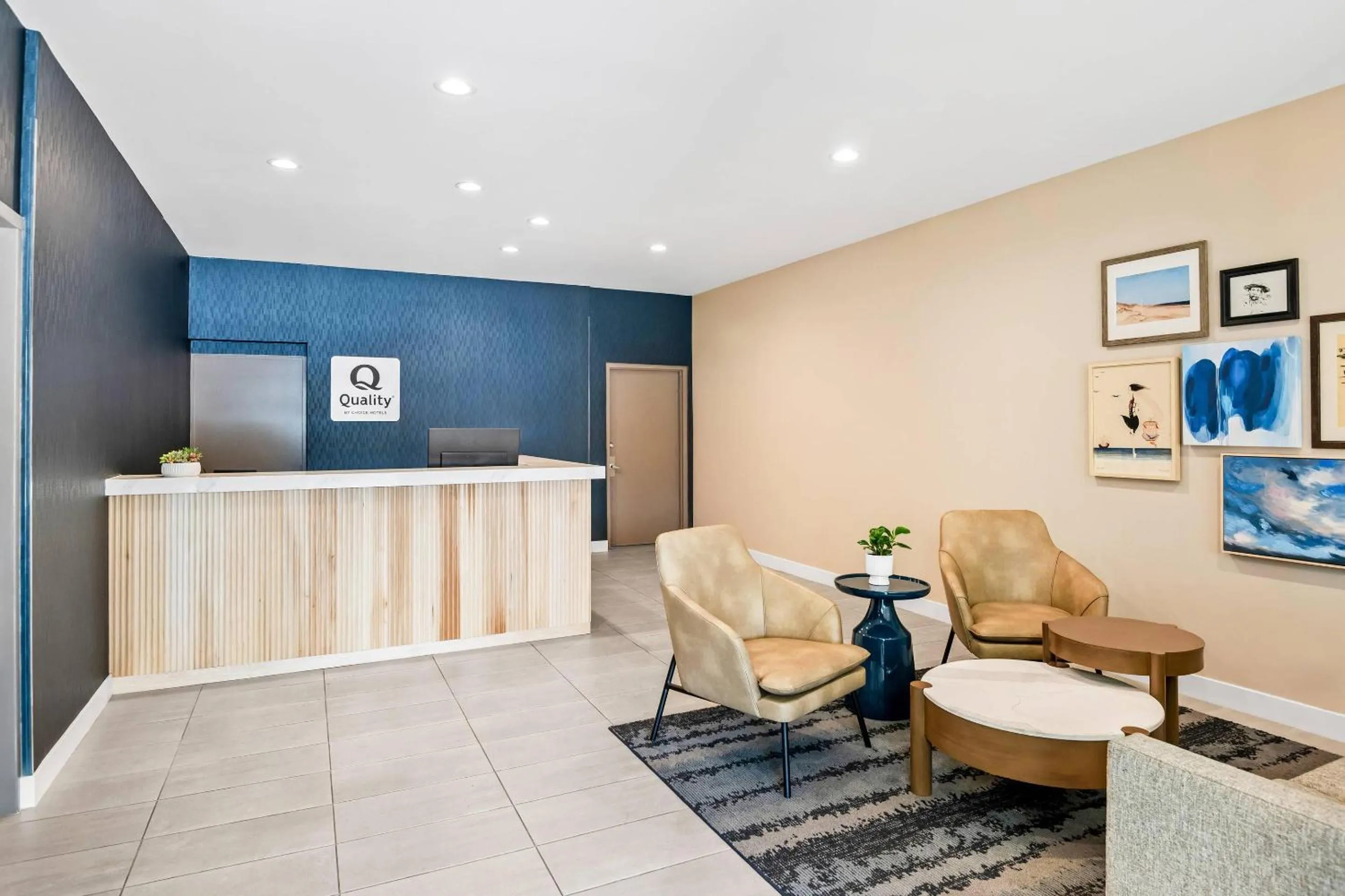 Lobby or reception in Quality Inn & Suites Hermosa Beach