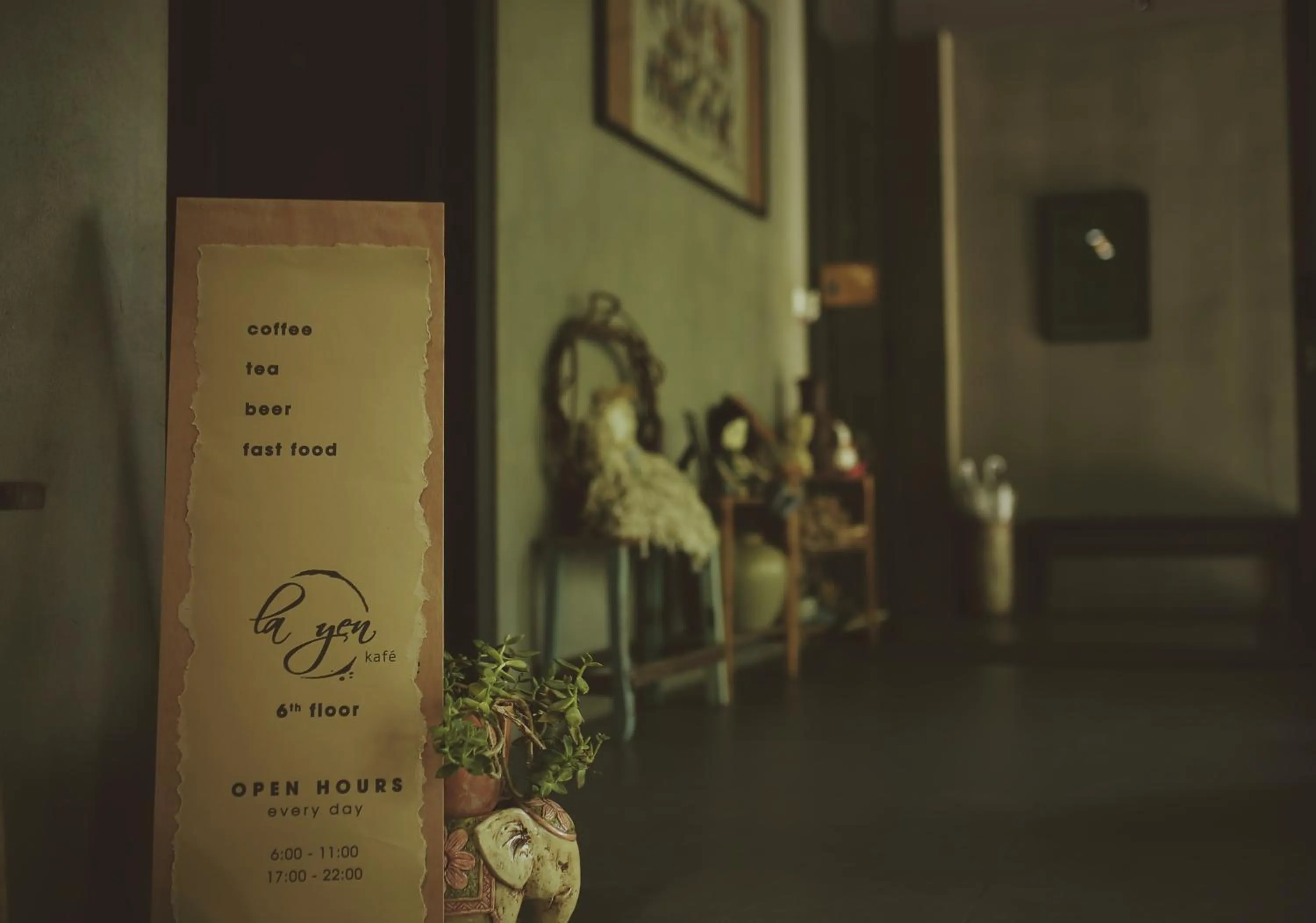 furniture in La Maison Des Délices