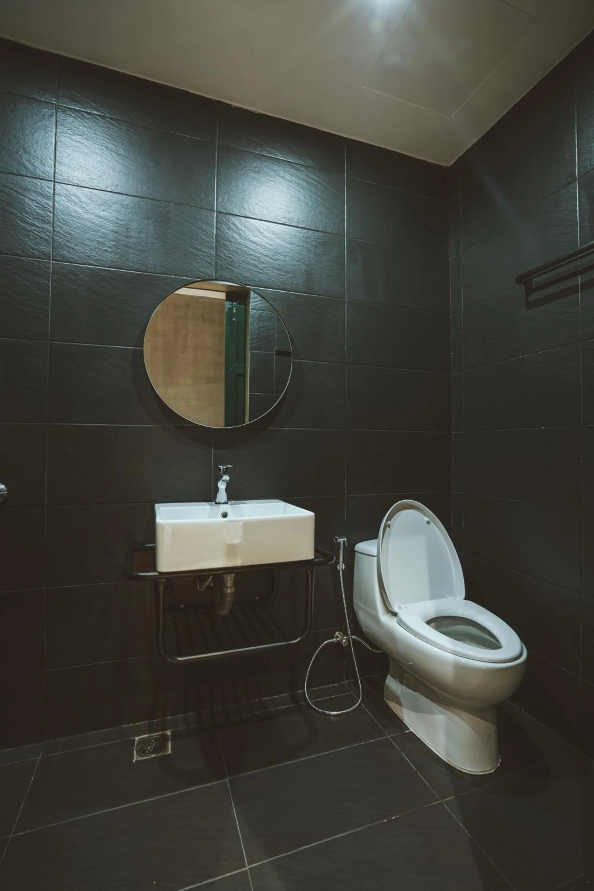 Toilet in La Maison Des Délices