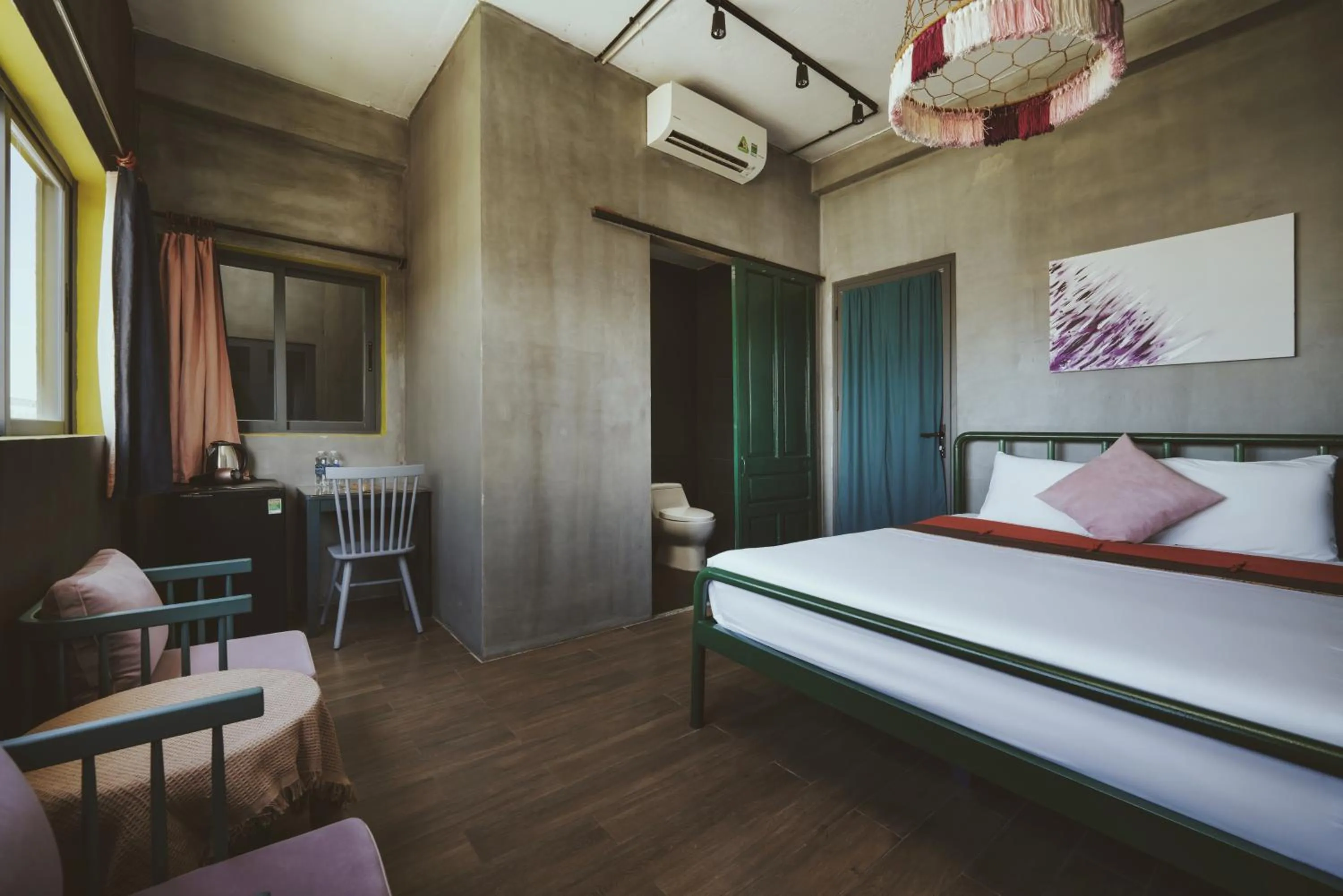 Photo of the whole room, Bed in La Maison Des Délices