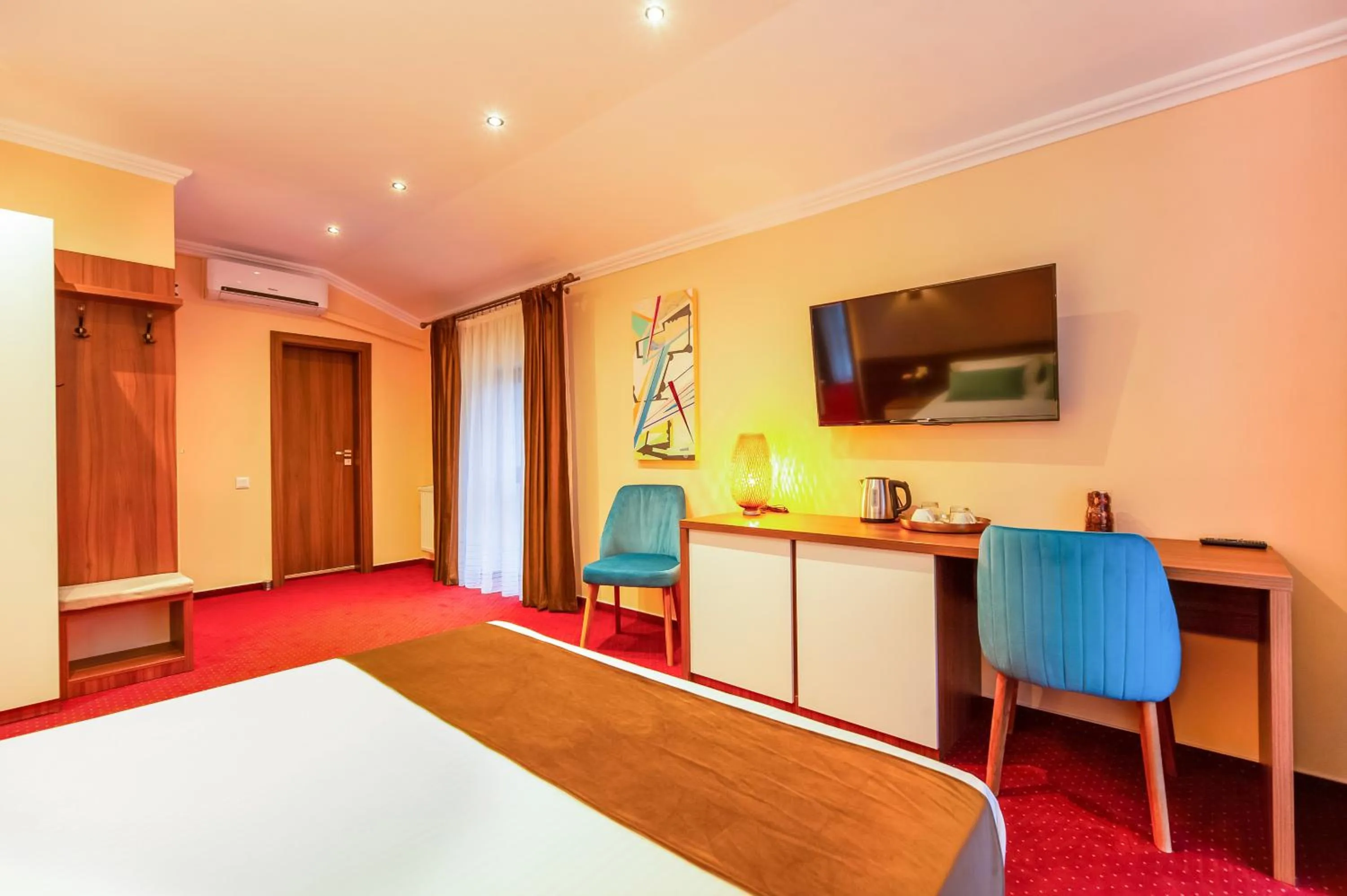 Communal lounge/ TV room, Bed in BUCUR 9