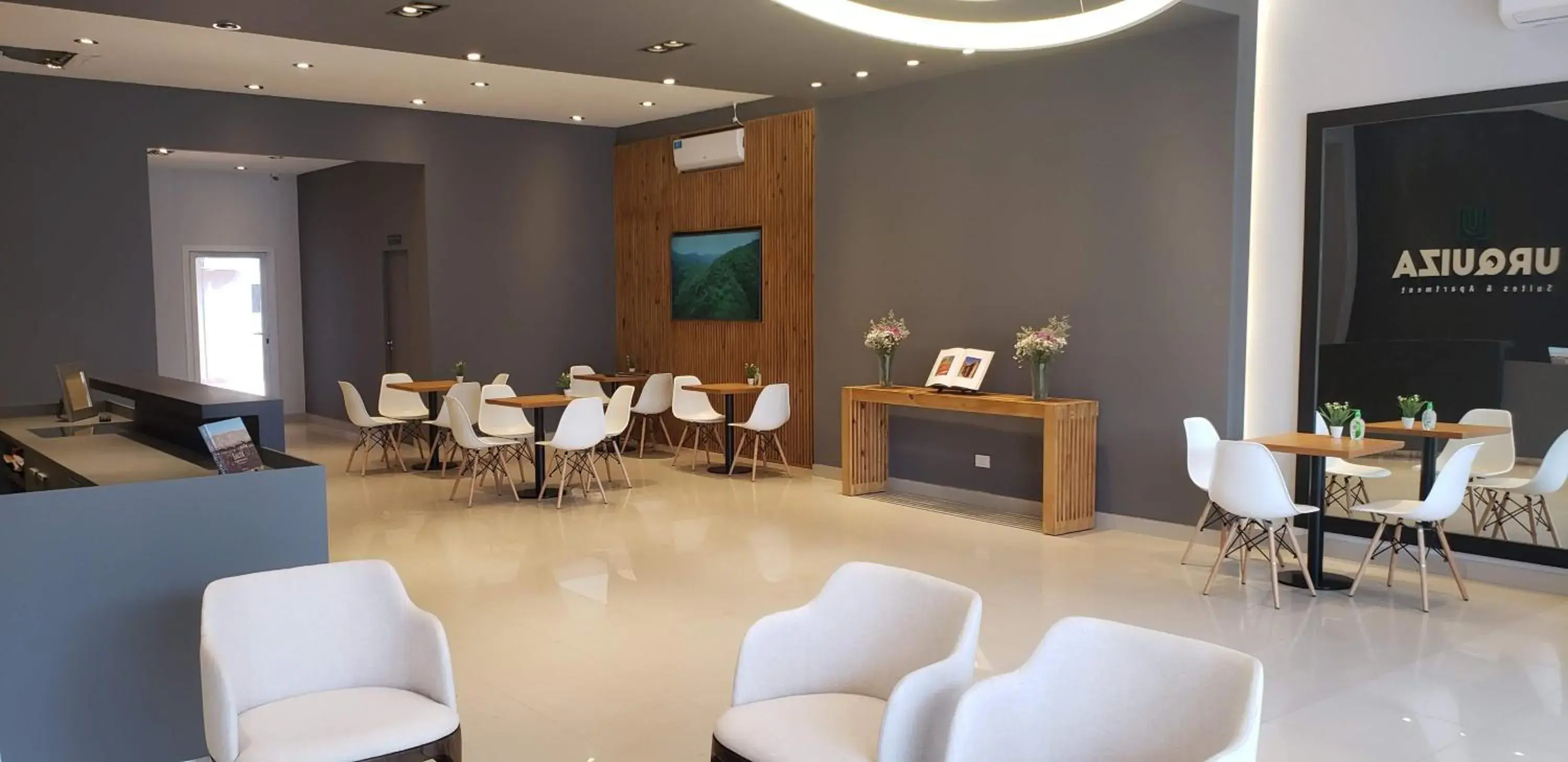Lobby or reception in Urquiza Suites Salta Lobby or reception in Urquiza Suites Salta