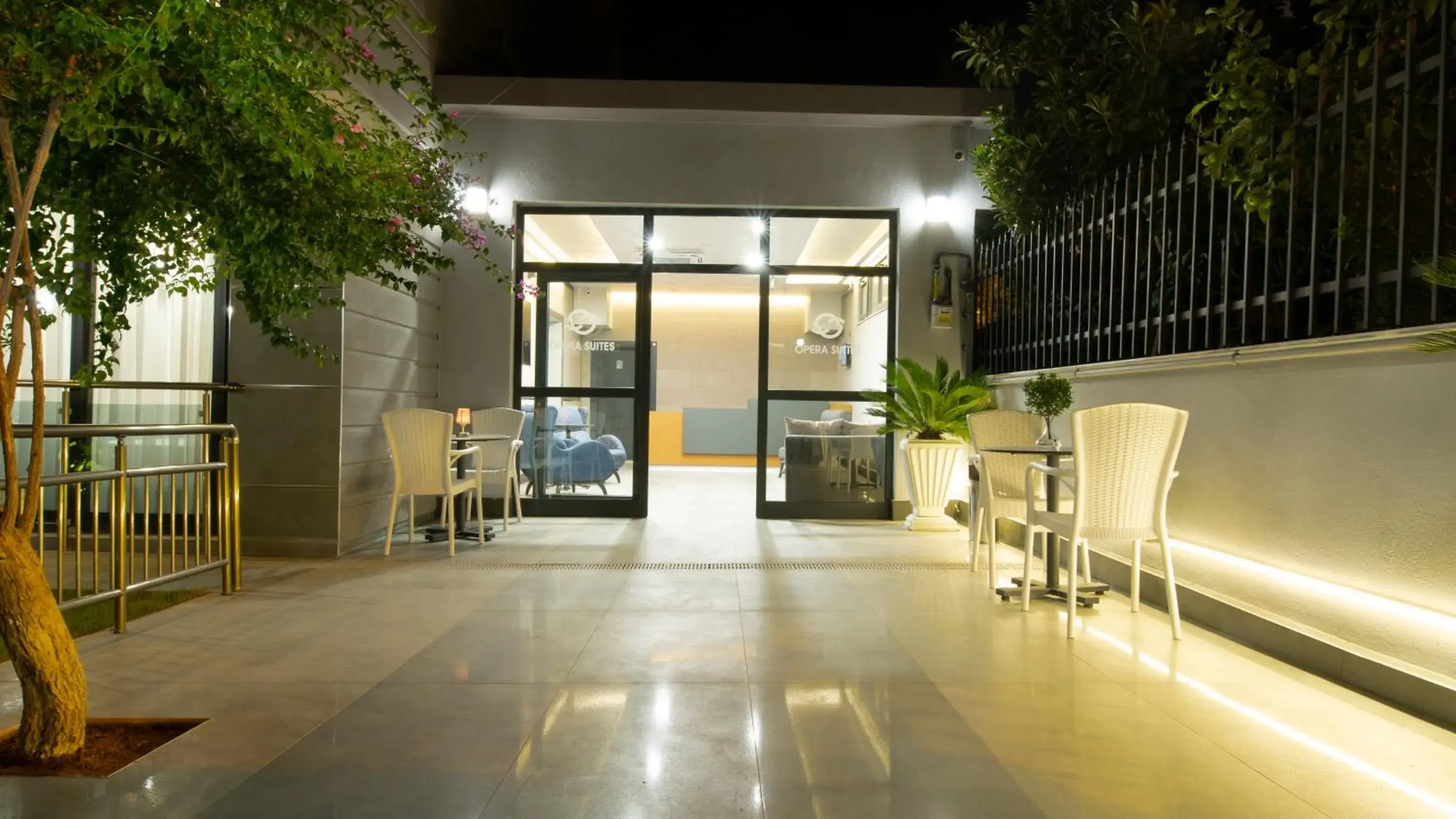 Facade/entrance in OPERA SUITES Apart Hotel Facade/entrance in OPERA SUITES Apart Hotel