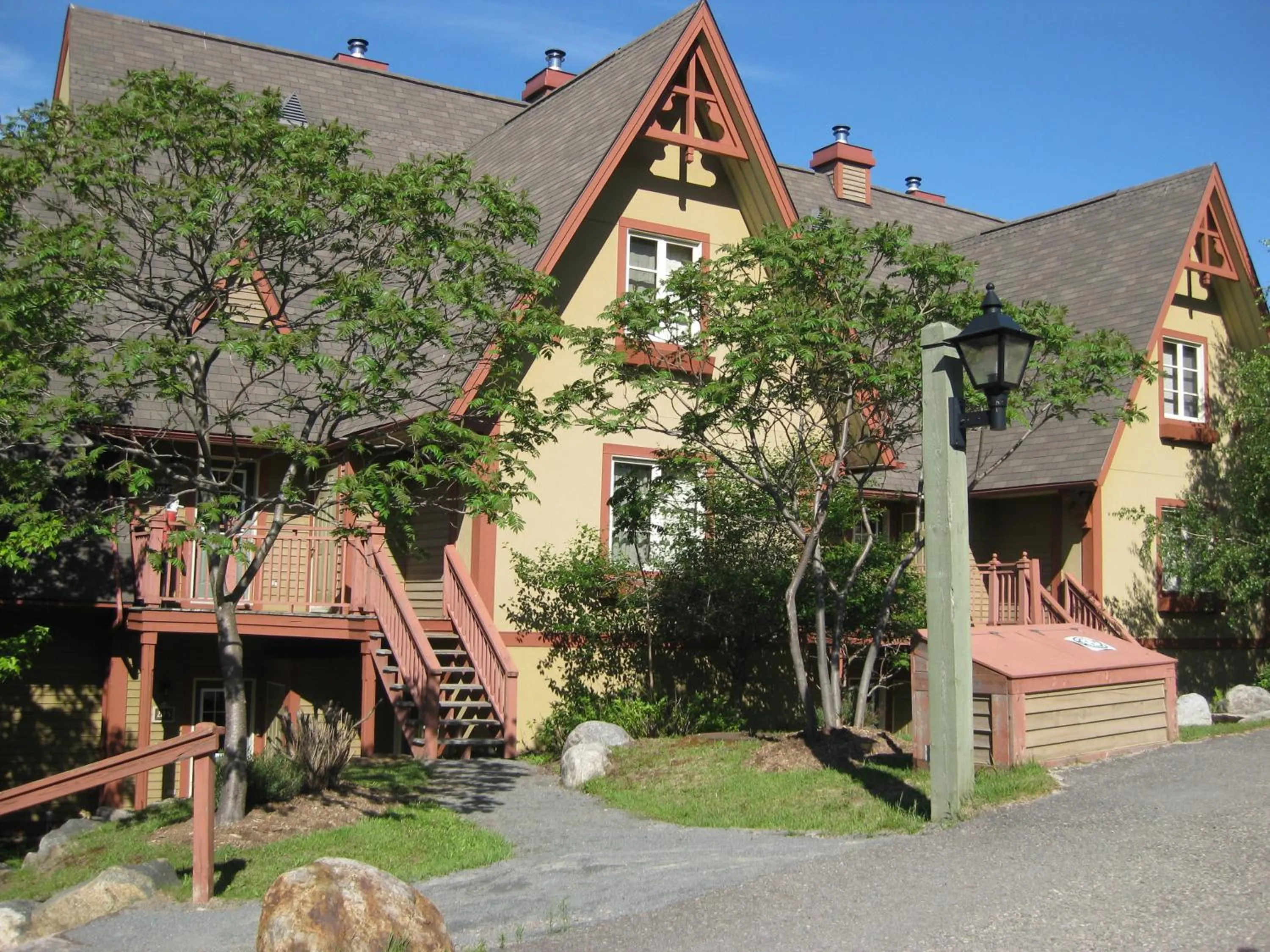 Facade/entrance in Le Plateau by Rendez-Vous Mont-Tremblant