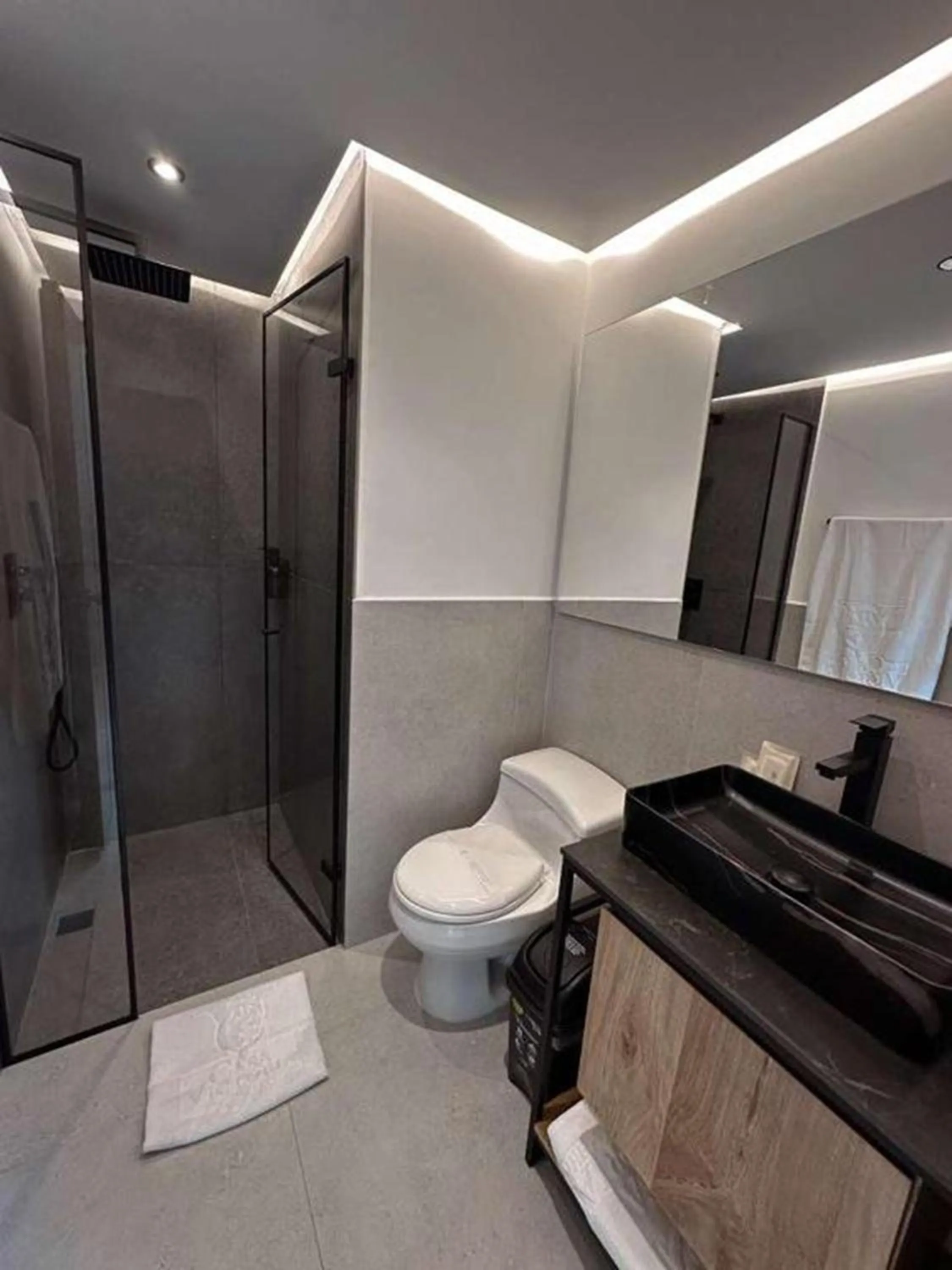 Toilet in Hotel Casa Victoria