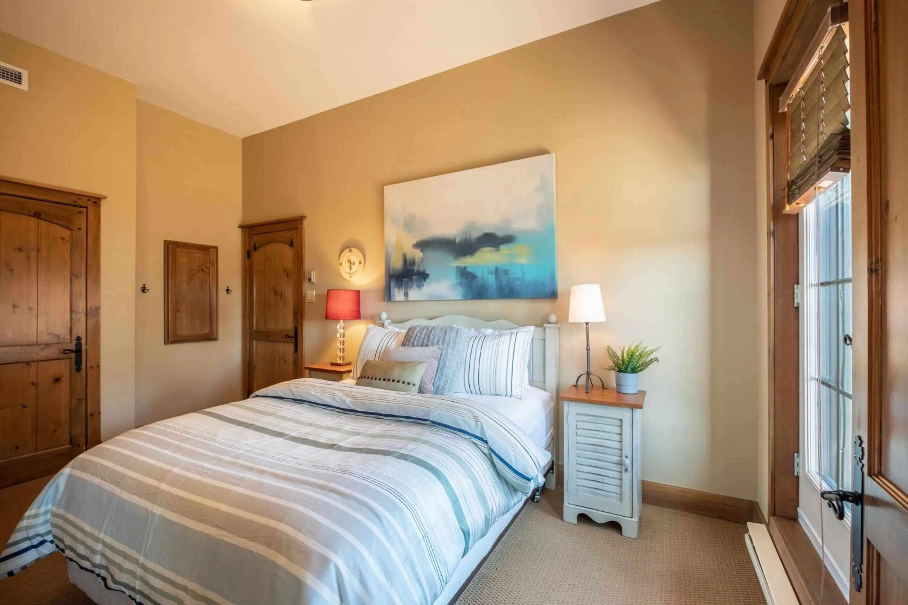 Bed in L'Équinoxe Rendez-Vous Mont-Tremblant