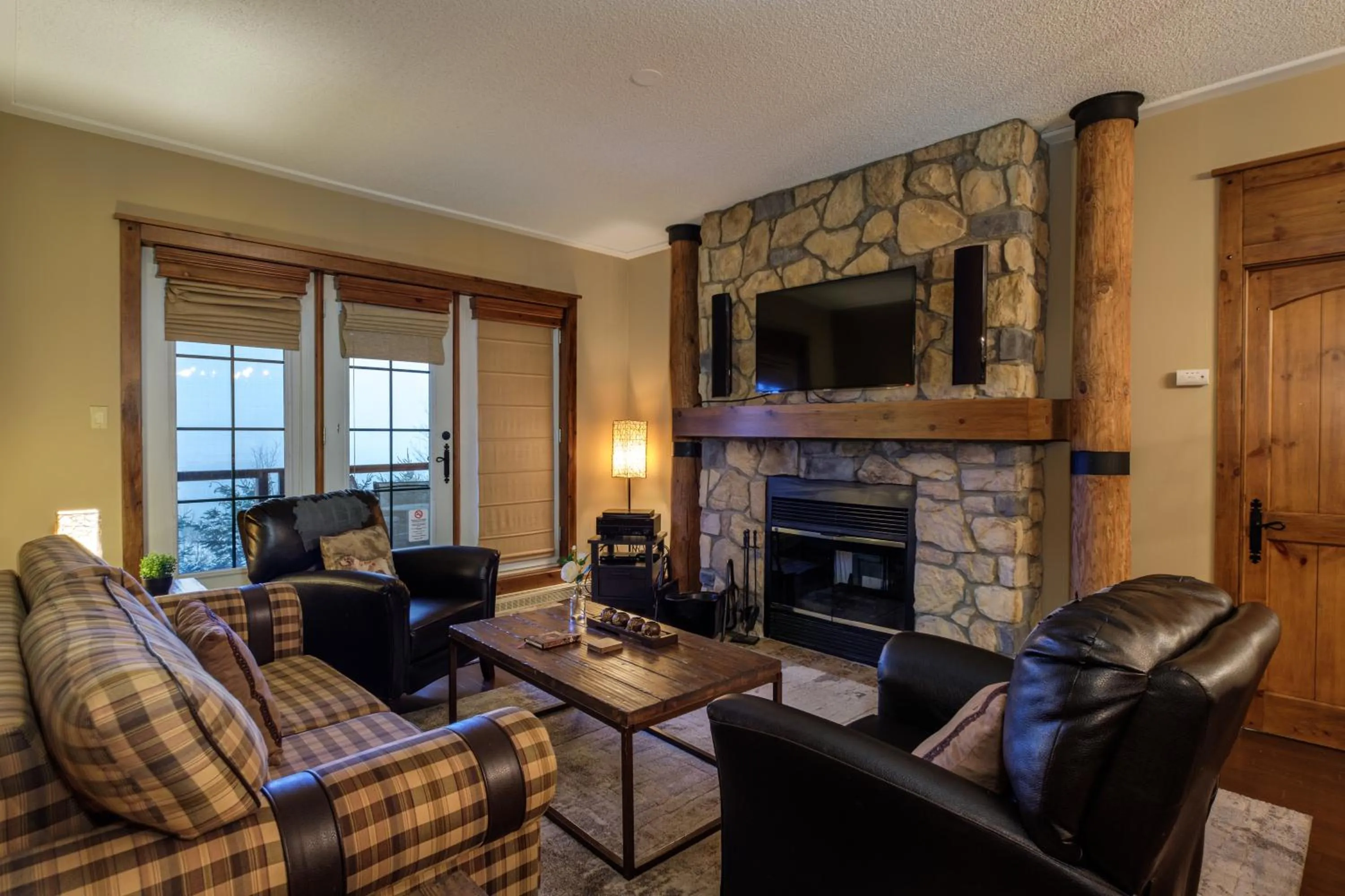 Living room in L'Équinoxe Rendez-Vous Mont-Tremblant