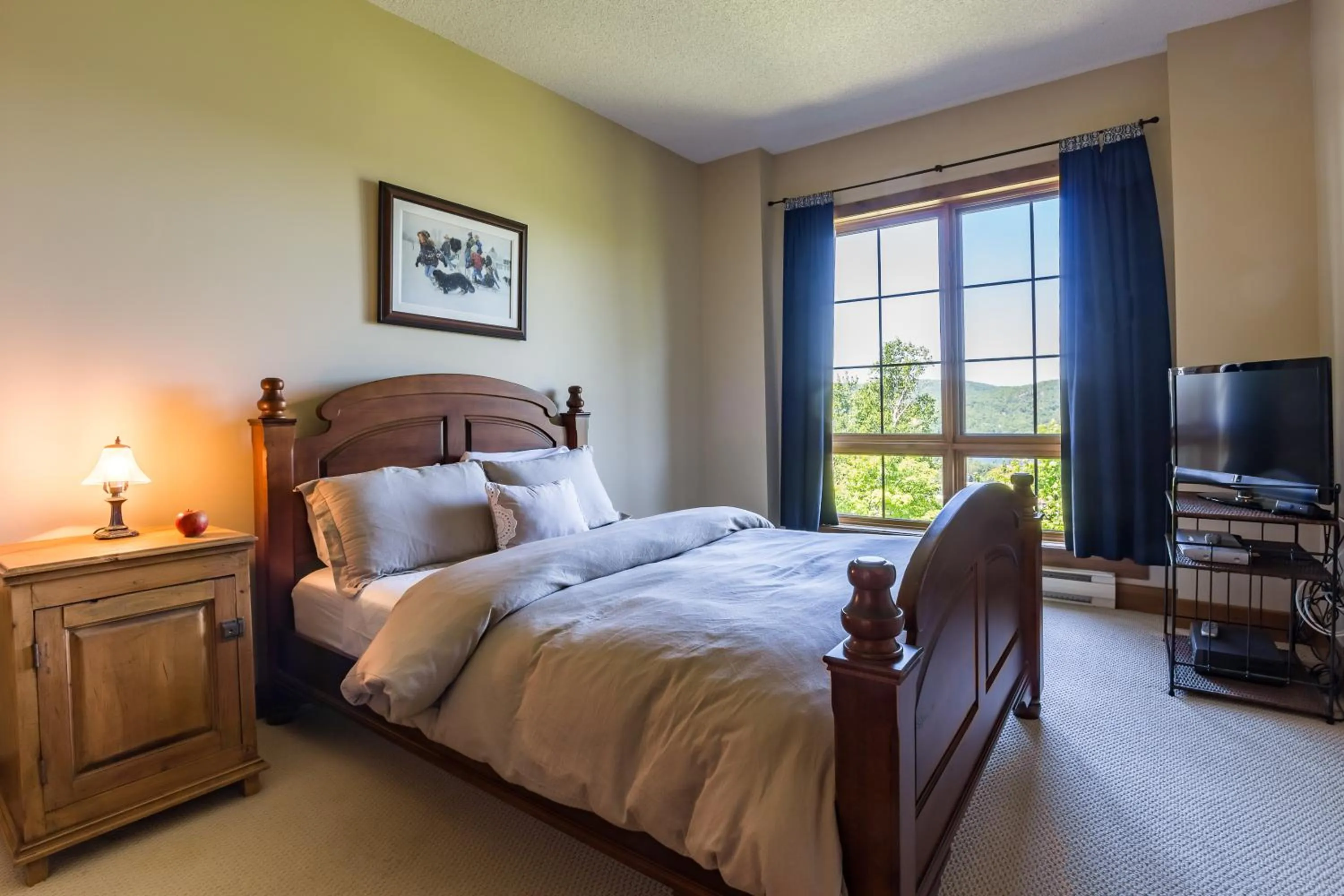 Day, Bed in L'Équinoxe Rendez-Vous Mont-Tremblant