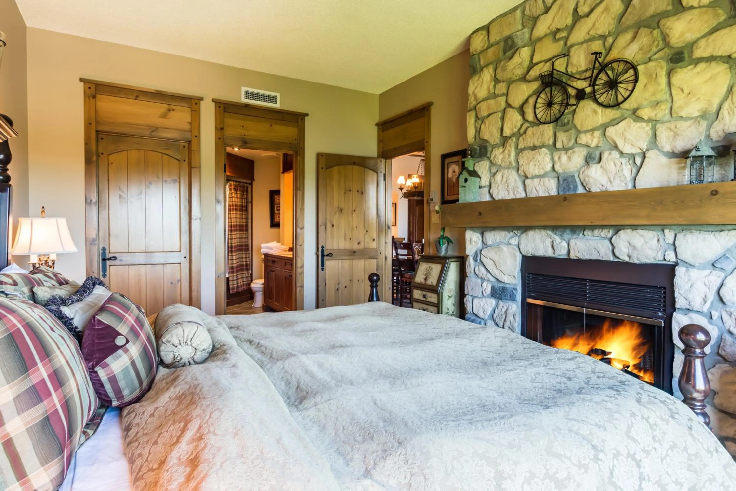 Bedroom, Bed in L'Équinoxe Rendez-Vous Mont-Tremblant