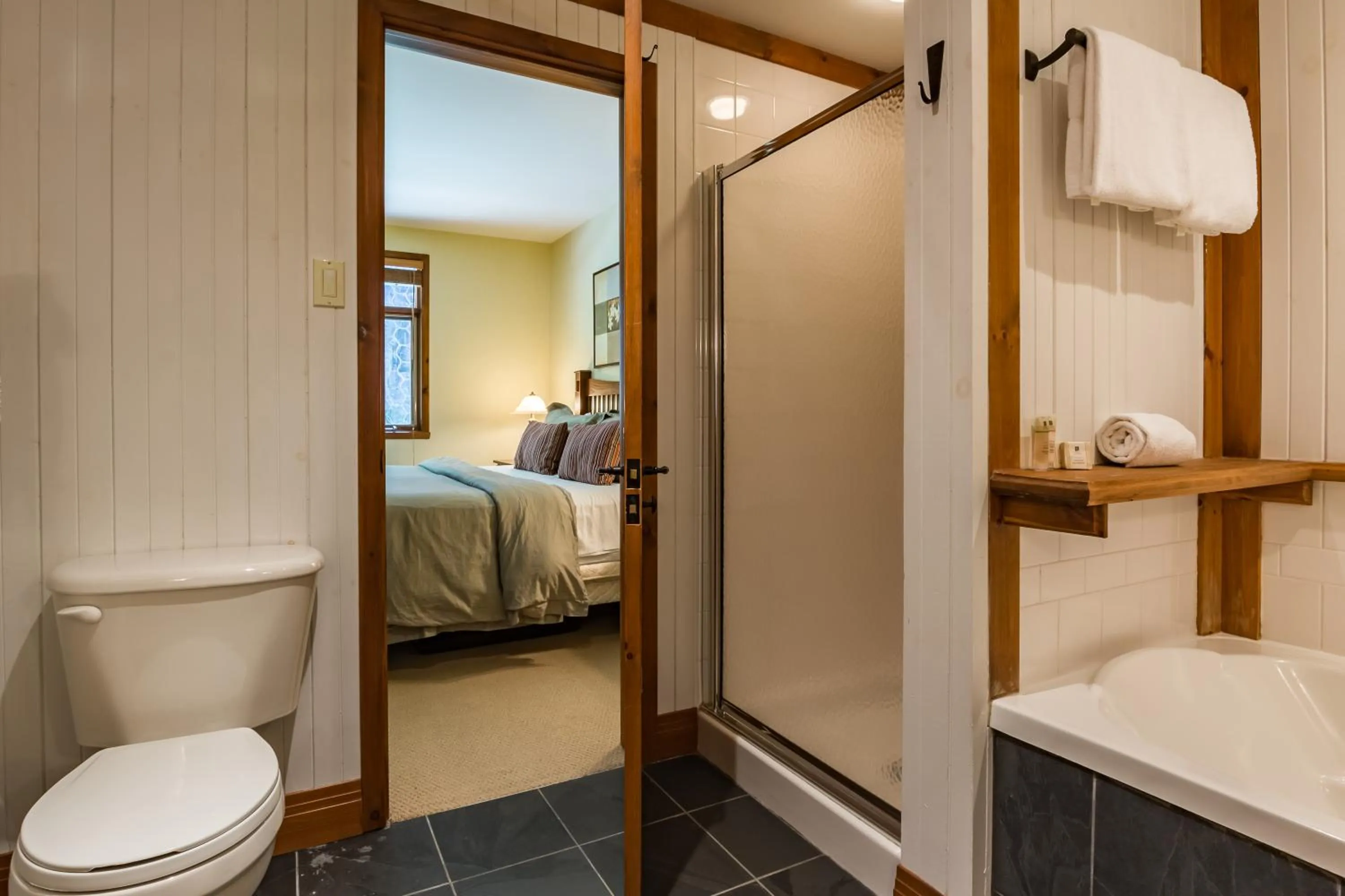 Bathroom, Bed in L'Altitude by Rendez-Vous Mont-Tremblant