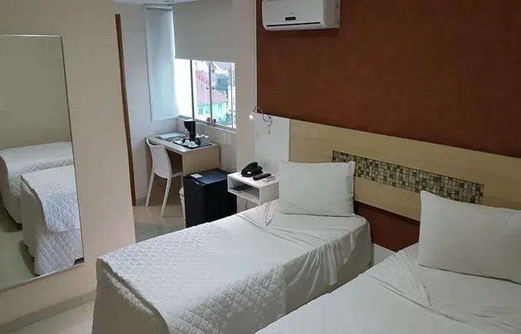 Deluxe Double or Twin Room in Emirates Hotel & Suites Deluxe Double or Twin Room in Emirates Hotel & Suites