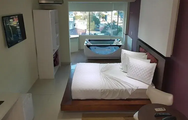 Deluxe Suite with Spa Bath in Emirates Hotel & Suites Deluxe Suite with Spa Bath in Emirates Hotel & Suites