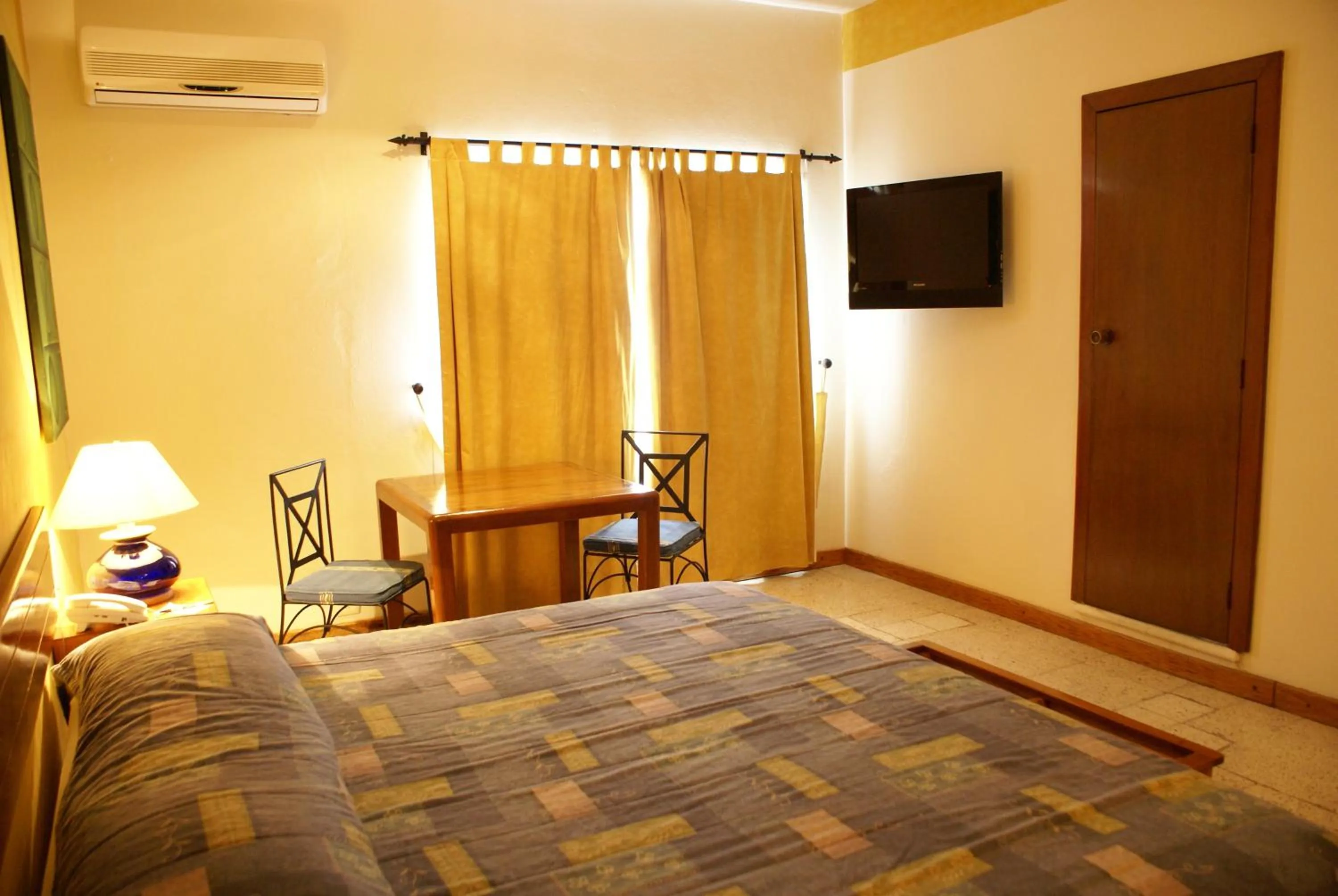 Photo of the whole room in Hotel San Francisco