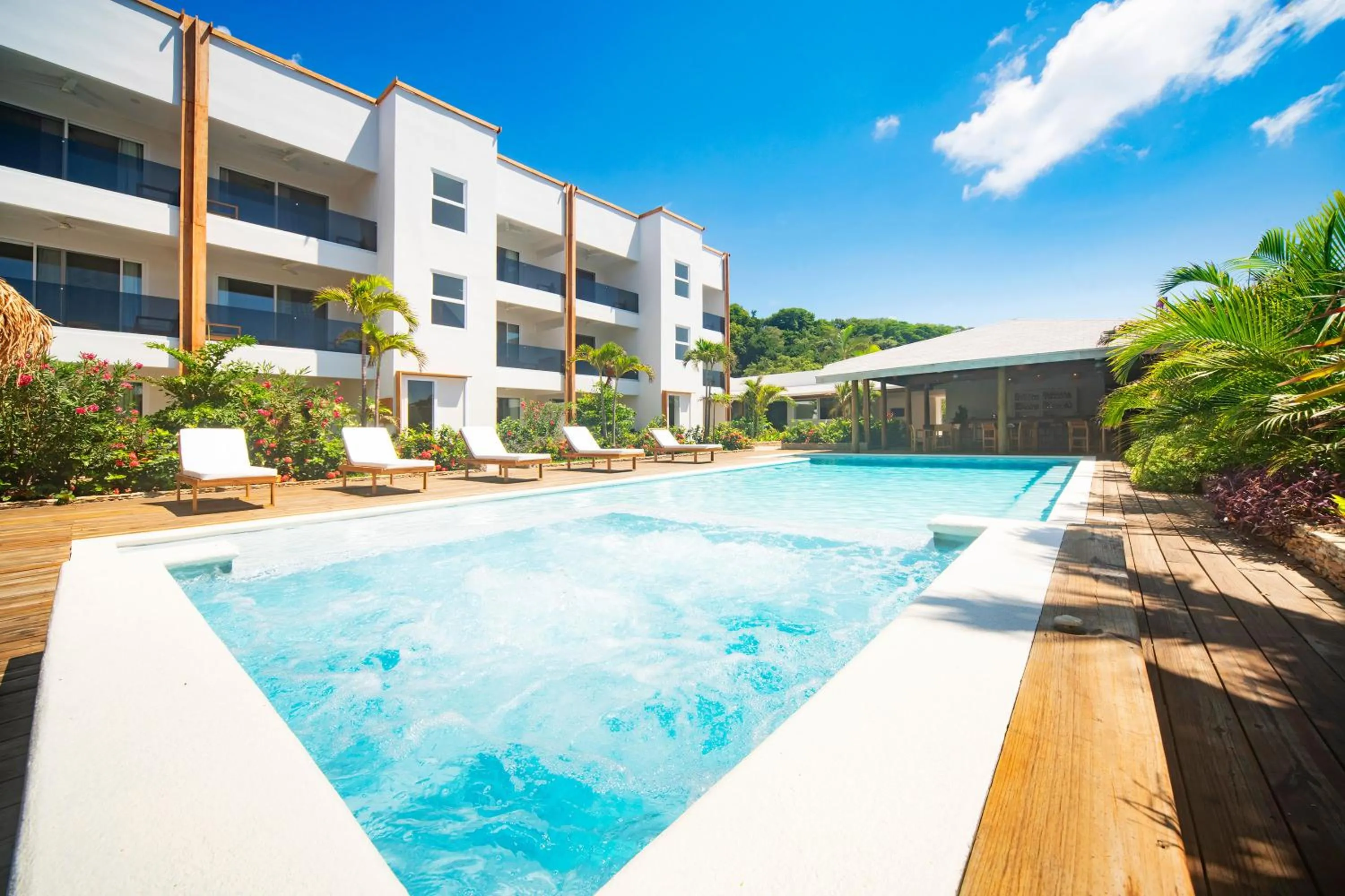 Swimming pool in Naboo Resort & Dive Center - Adults Only