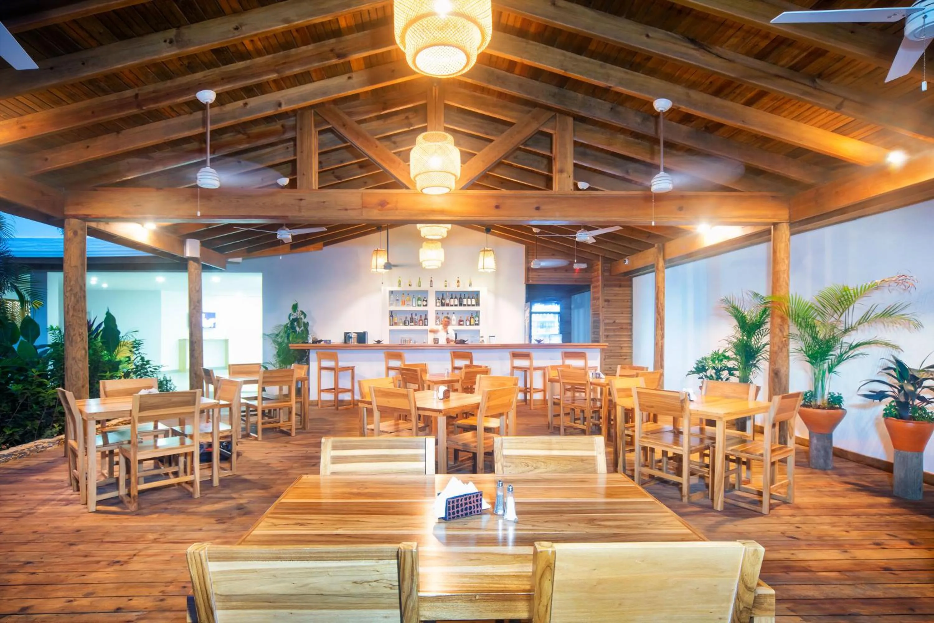 Restaurant/places to eat in Naboo Resort & Dive Center - Adults Only