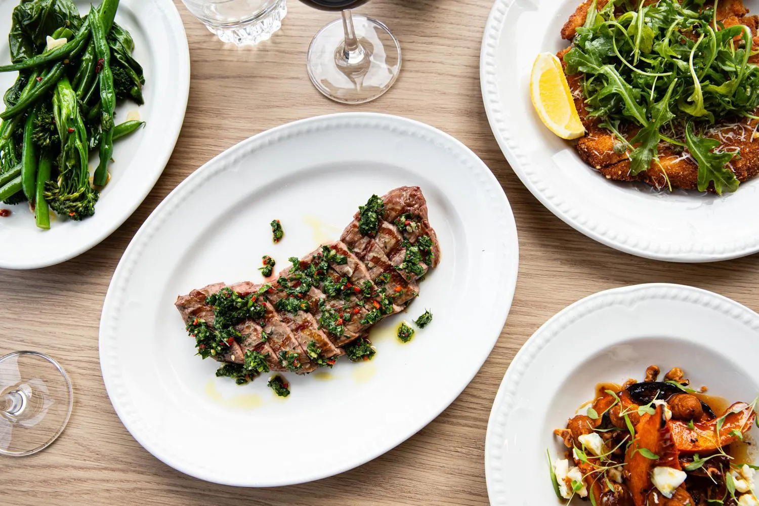 Restaurant/places to eat in Harkham Lodge