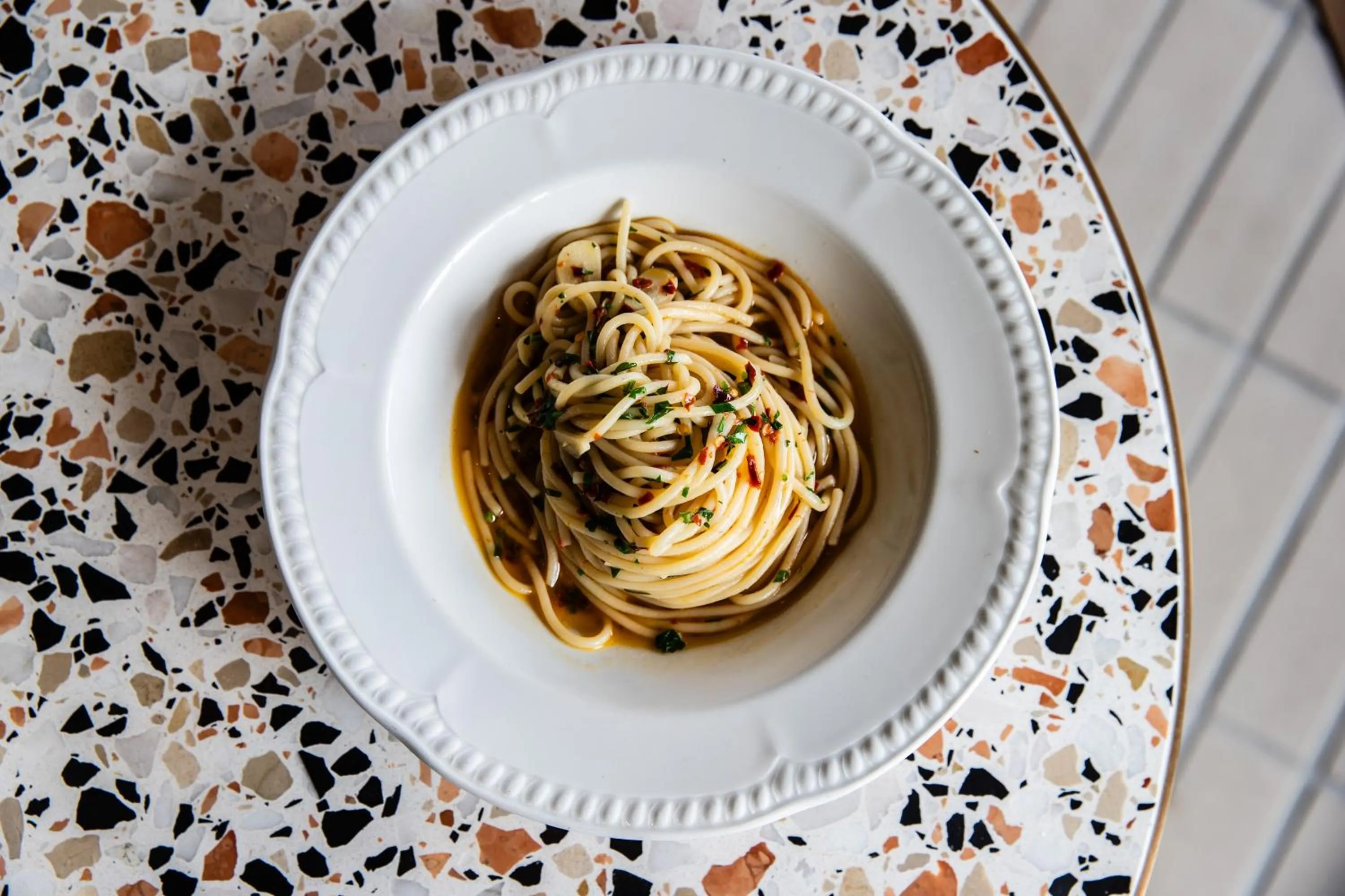 Restaurant/places to eat in Harkham Lodge