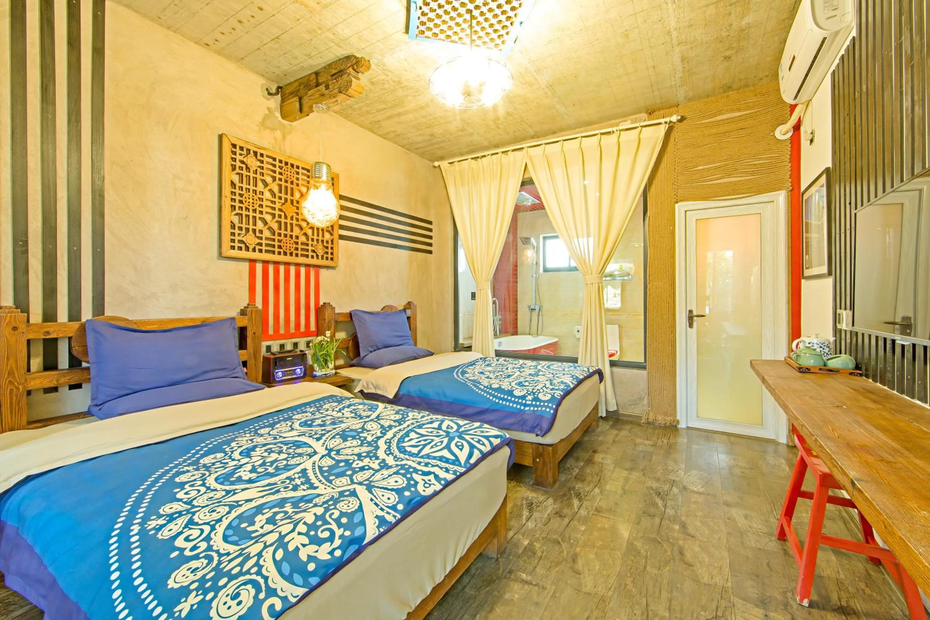 Bed in Old Story Inn Dali Ancient Town