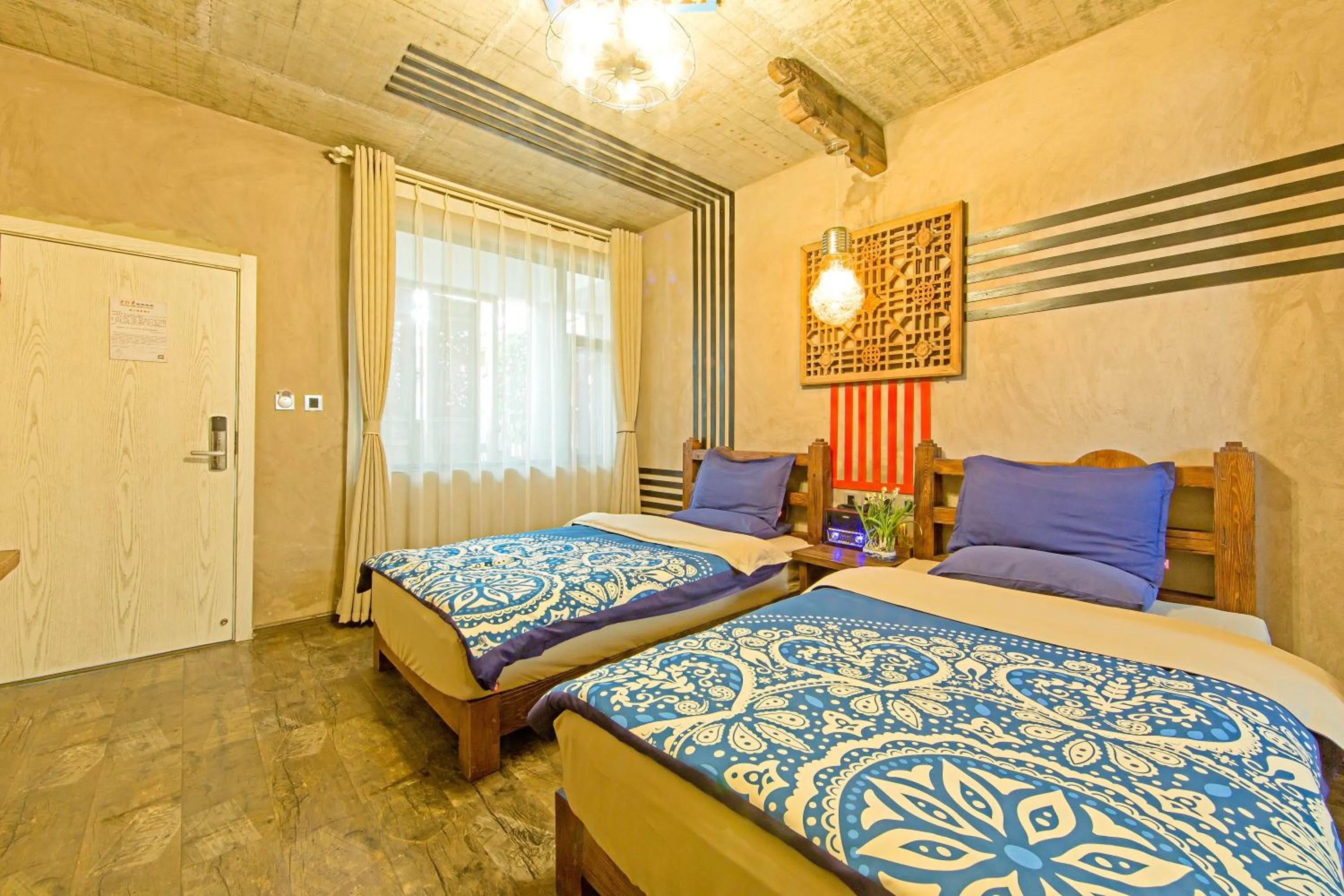 Bed in Old Story Inn Dali Ancient Town