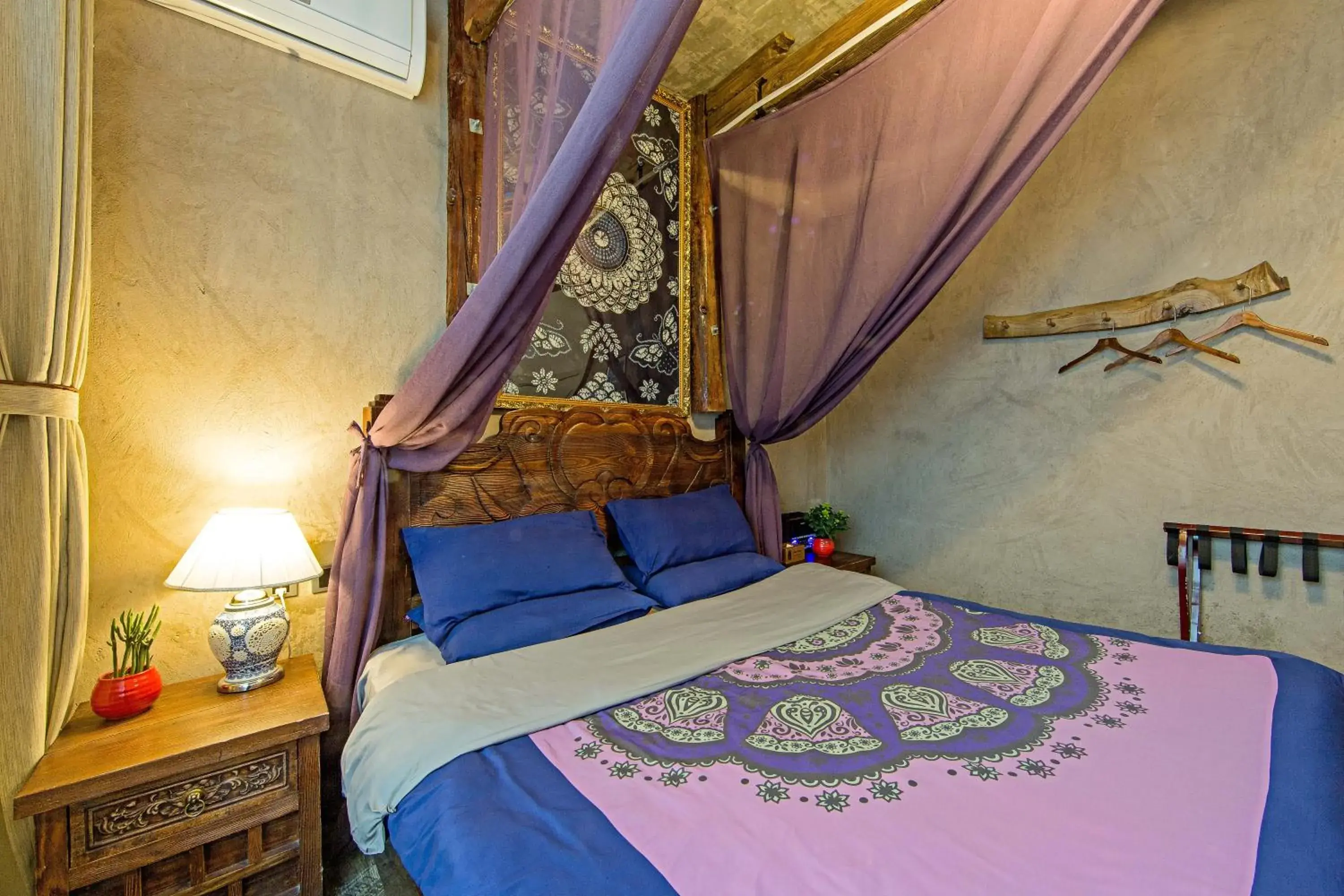 Bed in Old Story Inn Dali Ancient Town Bed in Old Story Inn Dali Ancient Town