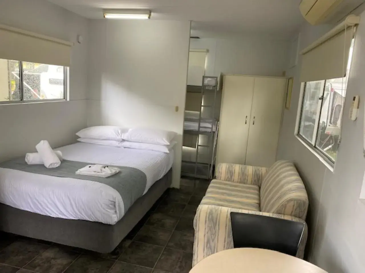 Cabin with Shared Bathroom Facilities Only in NRMA Bairnsdale Riverside Holiday Park Cabin with Shared Bathroom Facilities Only in NRMA Bairnsdale Riverside Holiday Park