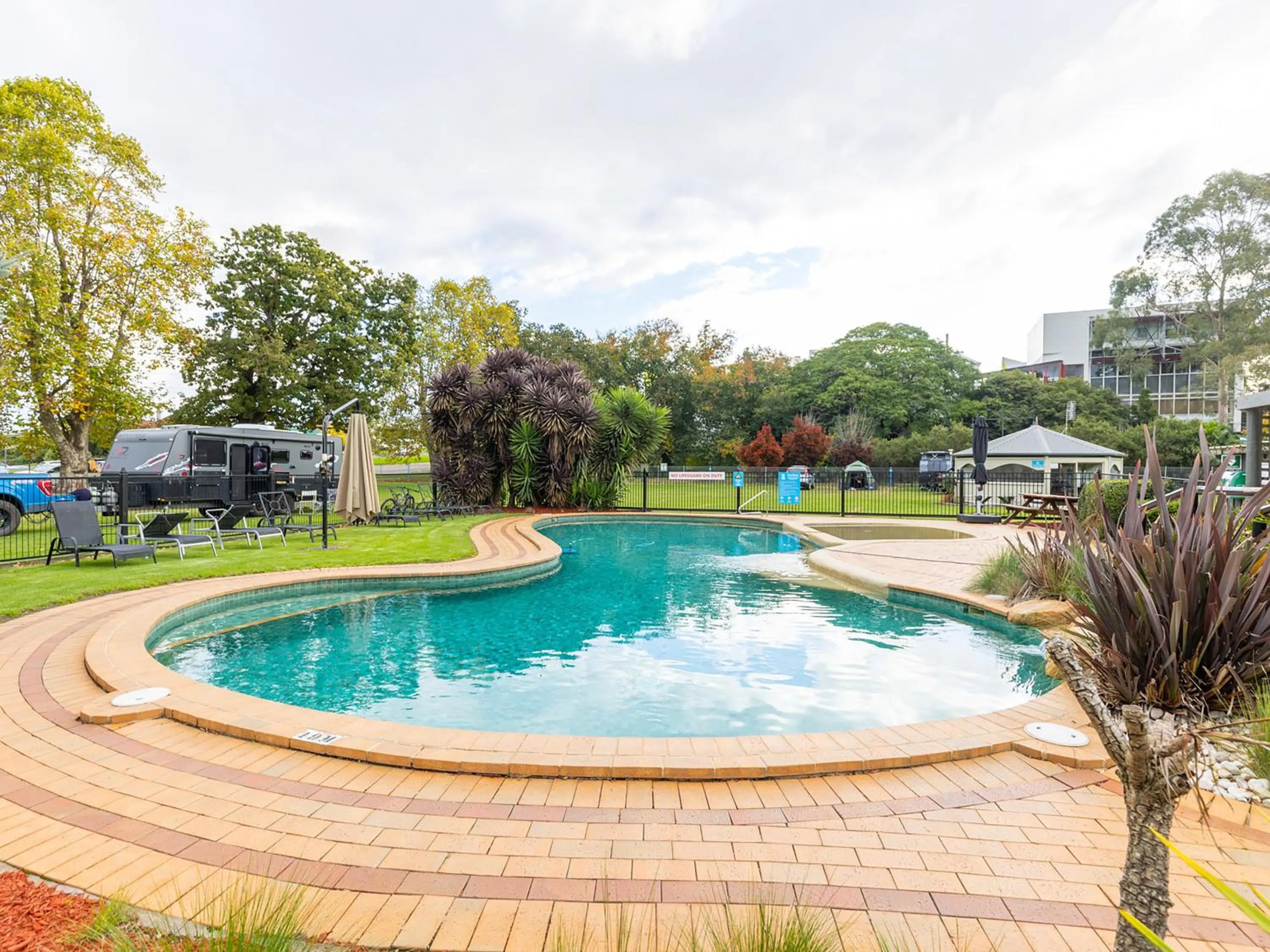 Swimming pool in NRMA Bairnsdale Riverside Holiday Park